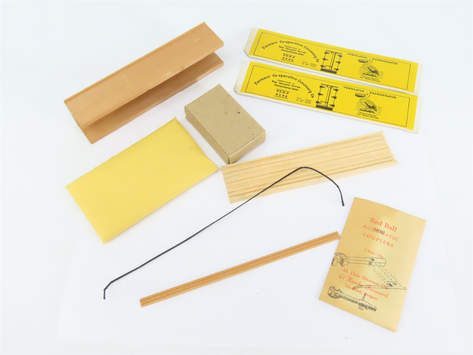 HO Scale REDBALL Kit No. 105 FCKX Farmers' Co-operative Creamery Co Reefer #6298