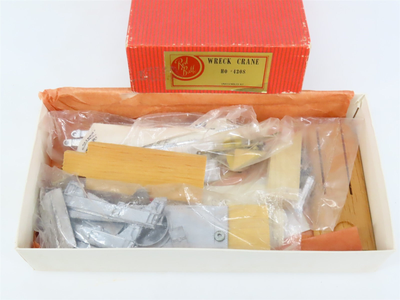 HO Scale REDBALL Kit 4308 Unpainted 200-Ton Wreck Crane