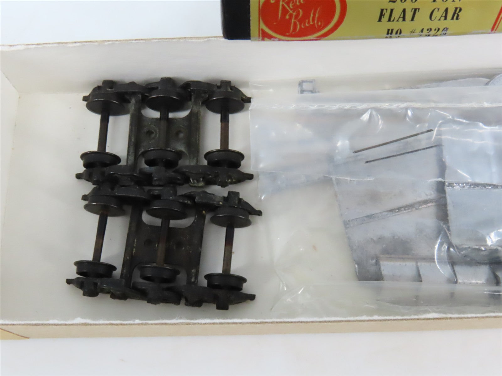 HO Scale REDBALL Kit #4320 Unpainted 200-Ton Flat Car