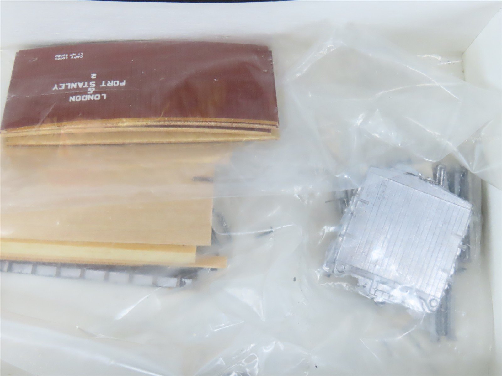HO Scale REDBALL Kit #4703 London & Port Stanley Box Car #2