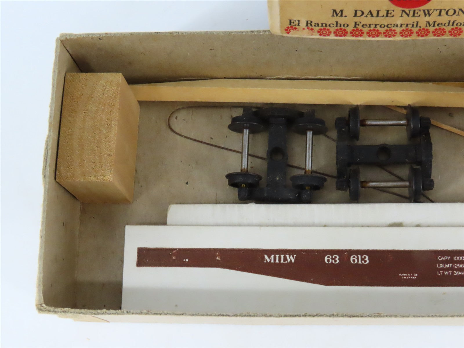 HO Scale REDBALL Kit MILW Milwaukee Road 46' Flat Car #63613
