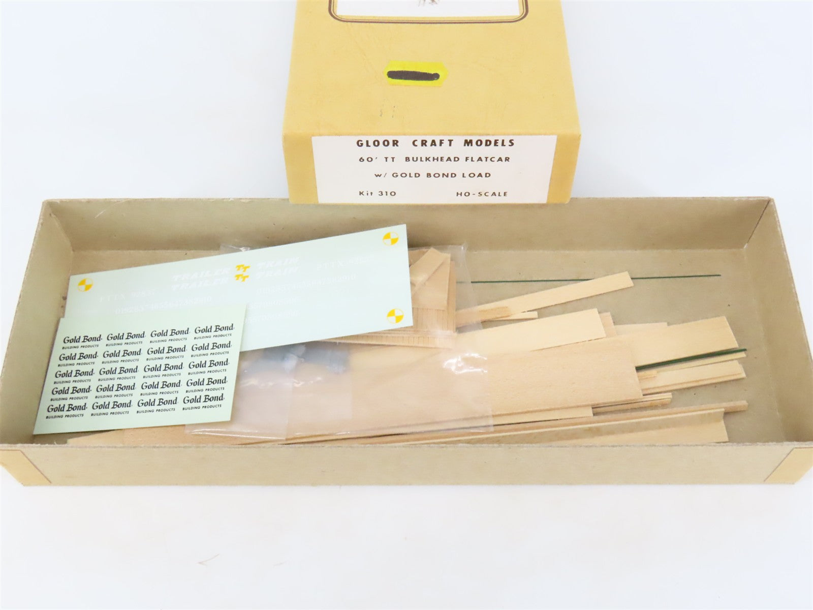 HO Gloor Craft Models Kit 310 PTTX Trailer Train 60' Bulkhead Flat Car w/ Load