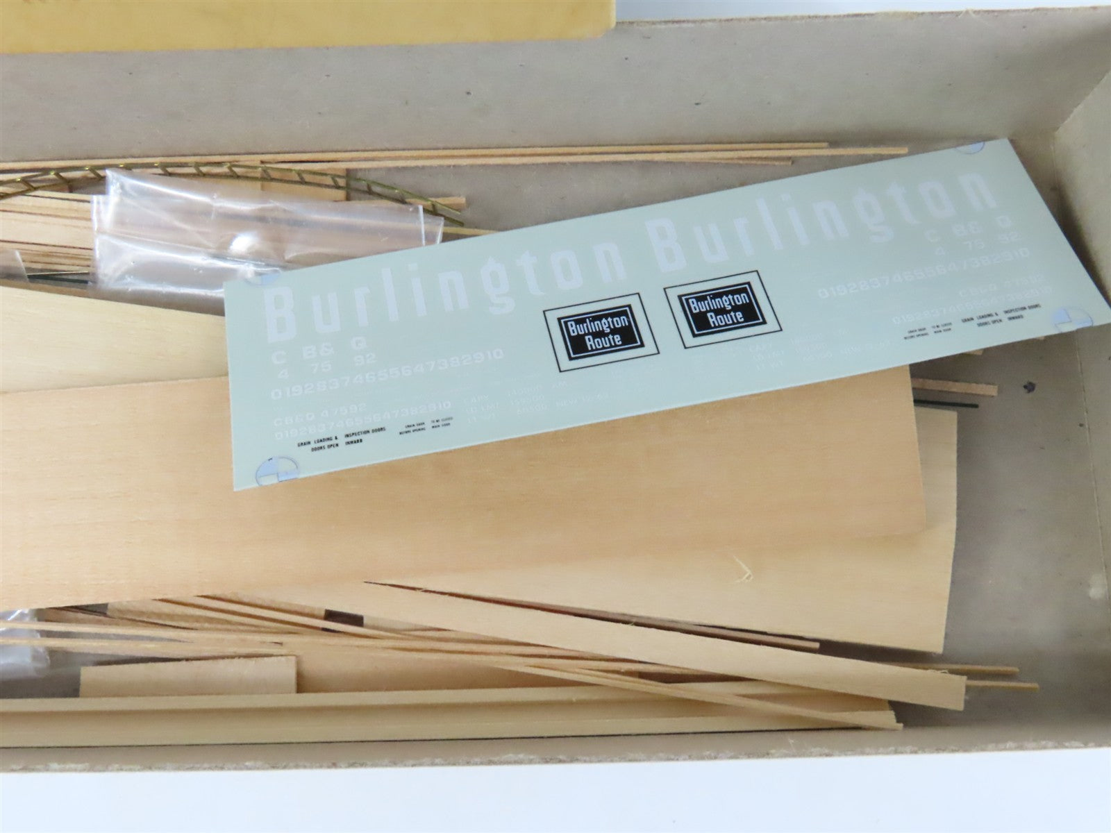 HO Gloor Craft Models Kit 319 CB&Q Burlington Route 50' Grain Loading Box Car