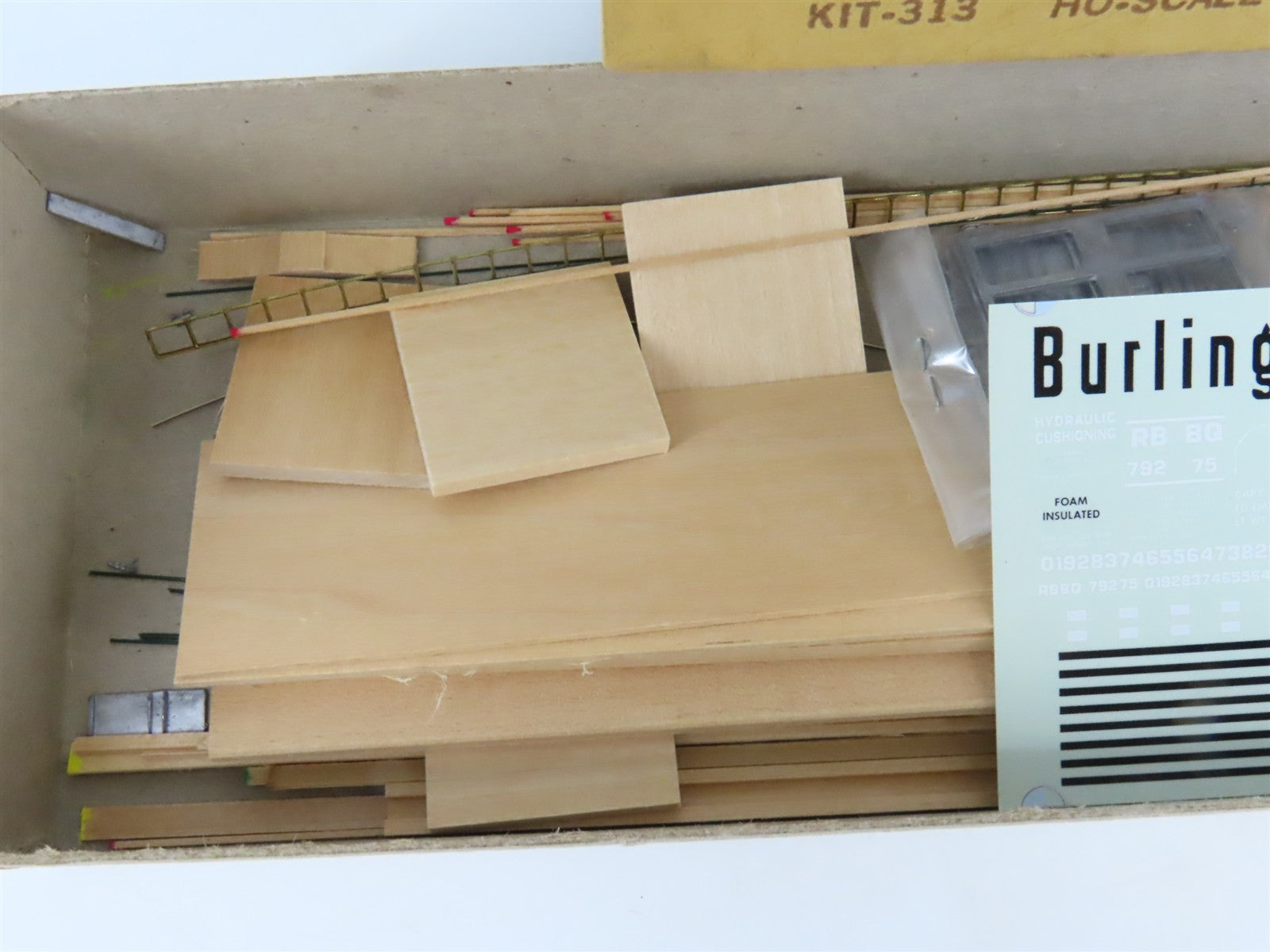 HO Scale Gloor Craft Models Kit 313 RBBQ Burlington Route 60' Plug Door Box Car