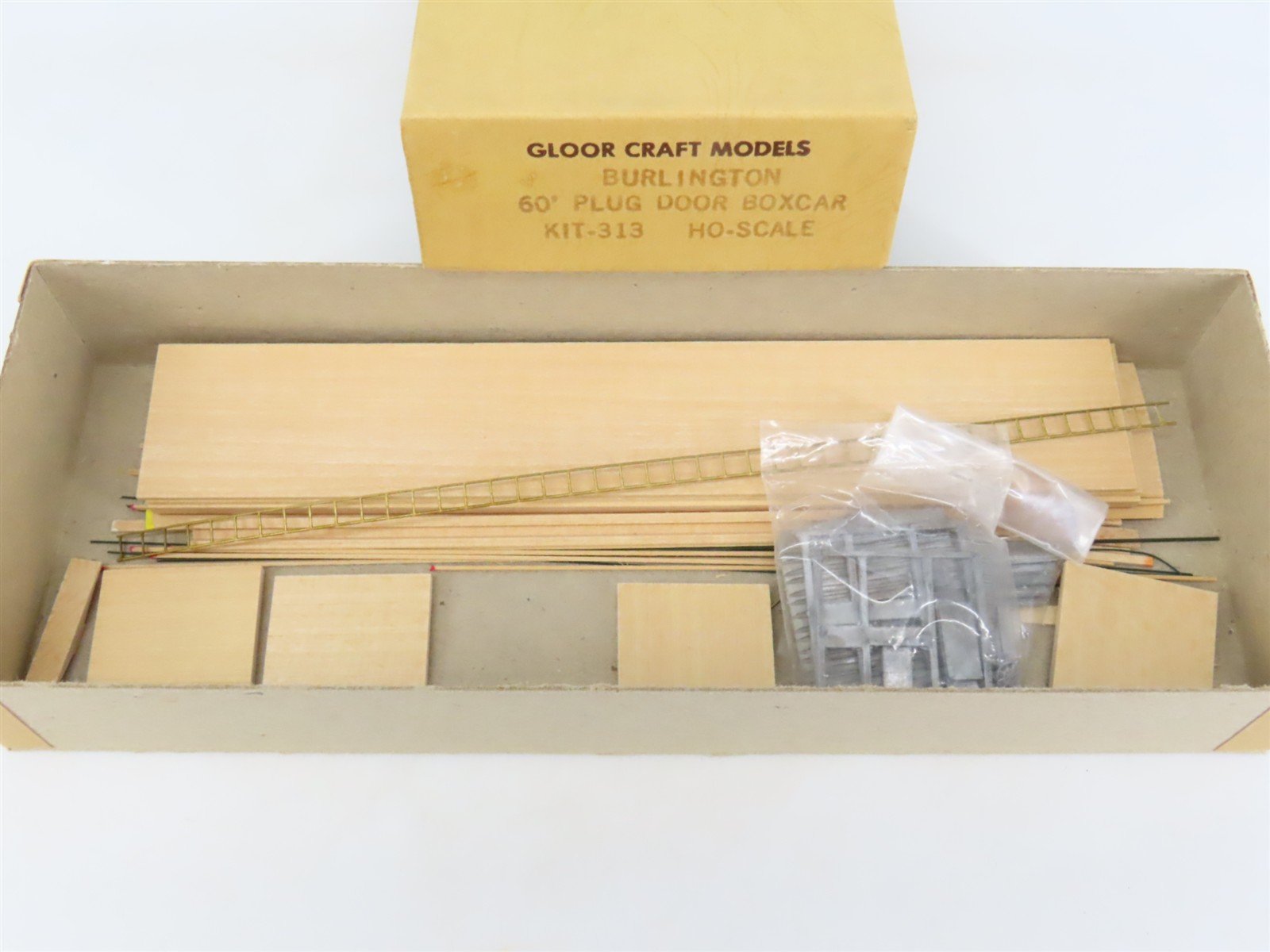 HO Scale Gloor Craft Models Kit 313 RBBQ Burlington Route 60' Plug Door Box Car