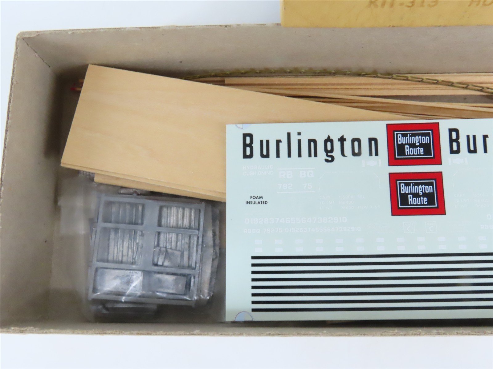 HO Scale Gloor Craft Models Kit 313 RBBQ Burlington Route 60' Plug Door Box Car