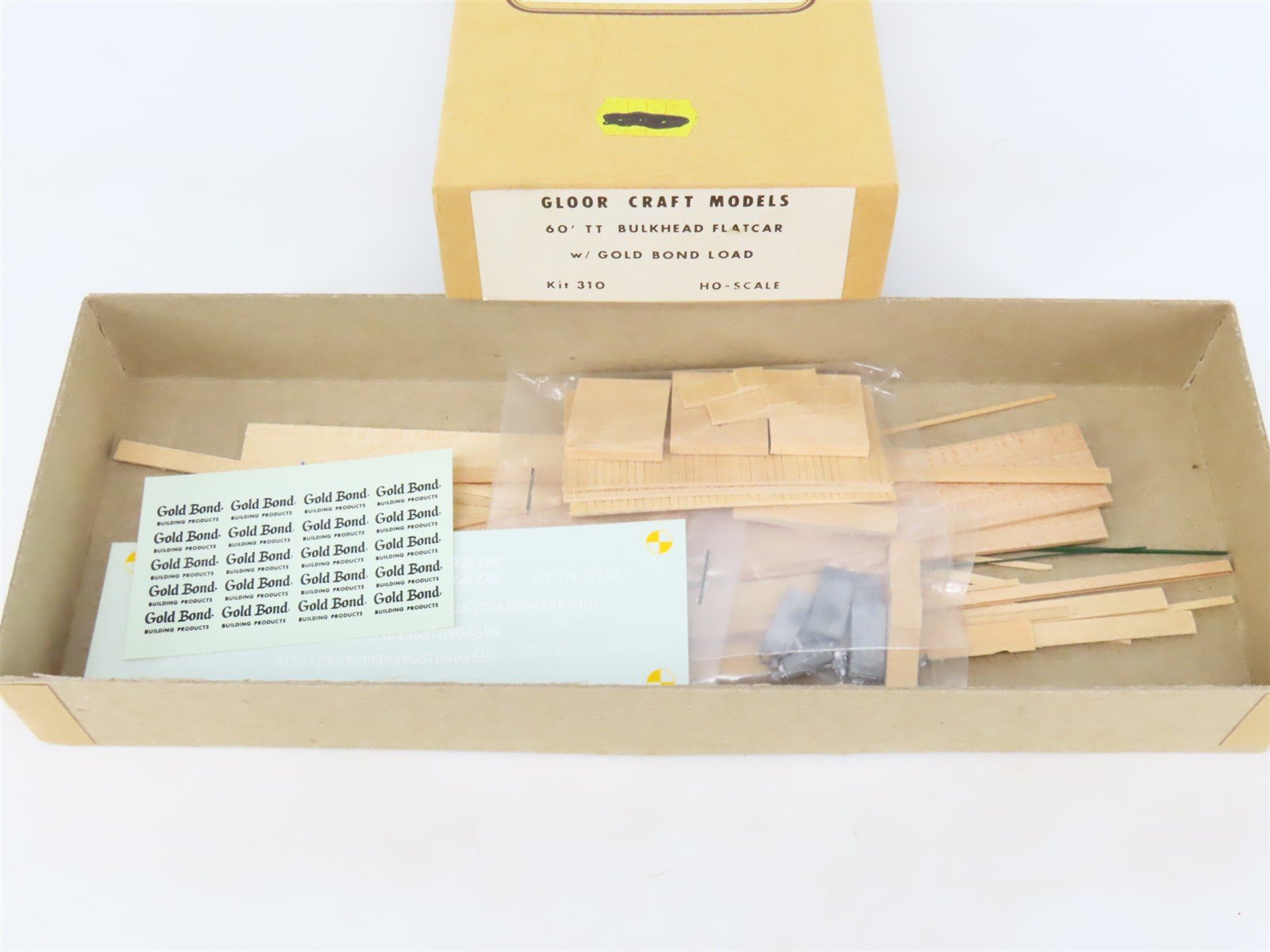 HO Gloor Craft Models Kit 310 PTTX Trailer Train 60' Flat Car w/ Gold Bond Load