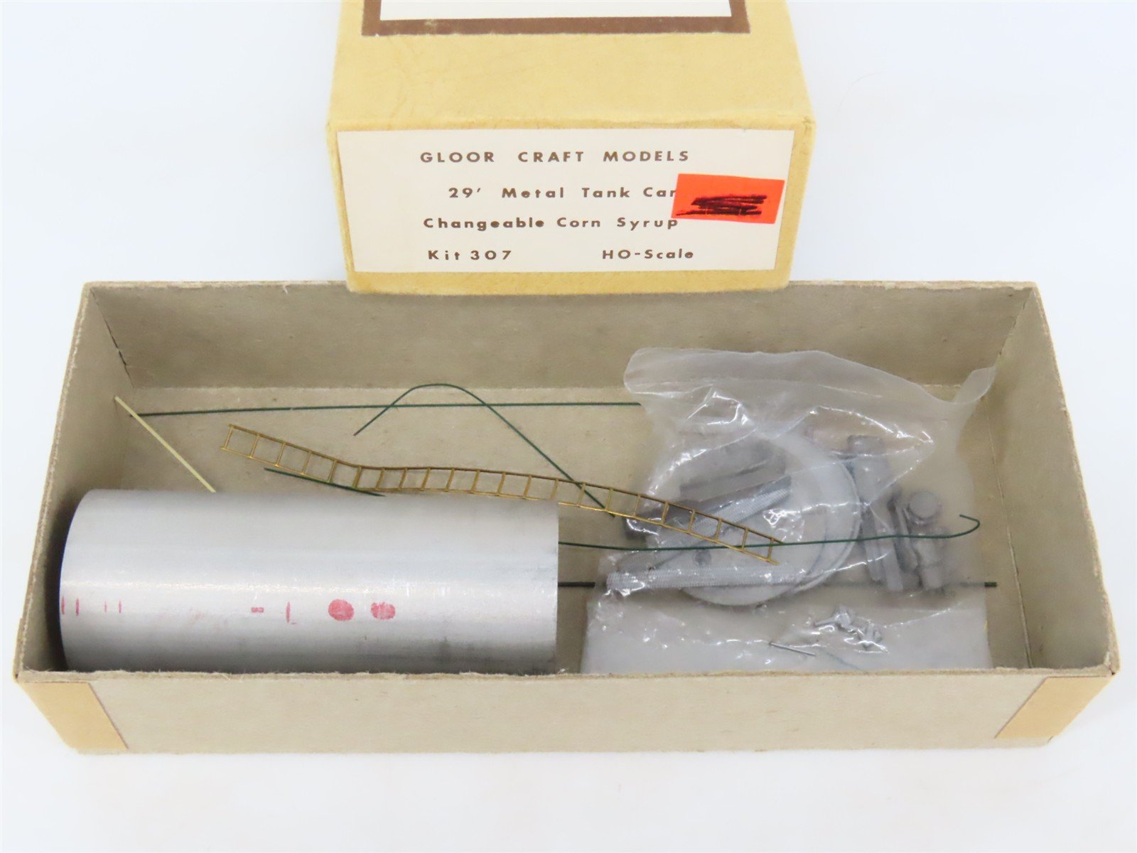 HO Scale Gloor Craft Models Kit 307 UTLX Changeable Corn Syrup 29' Tank Car