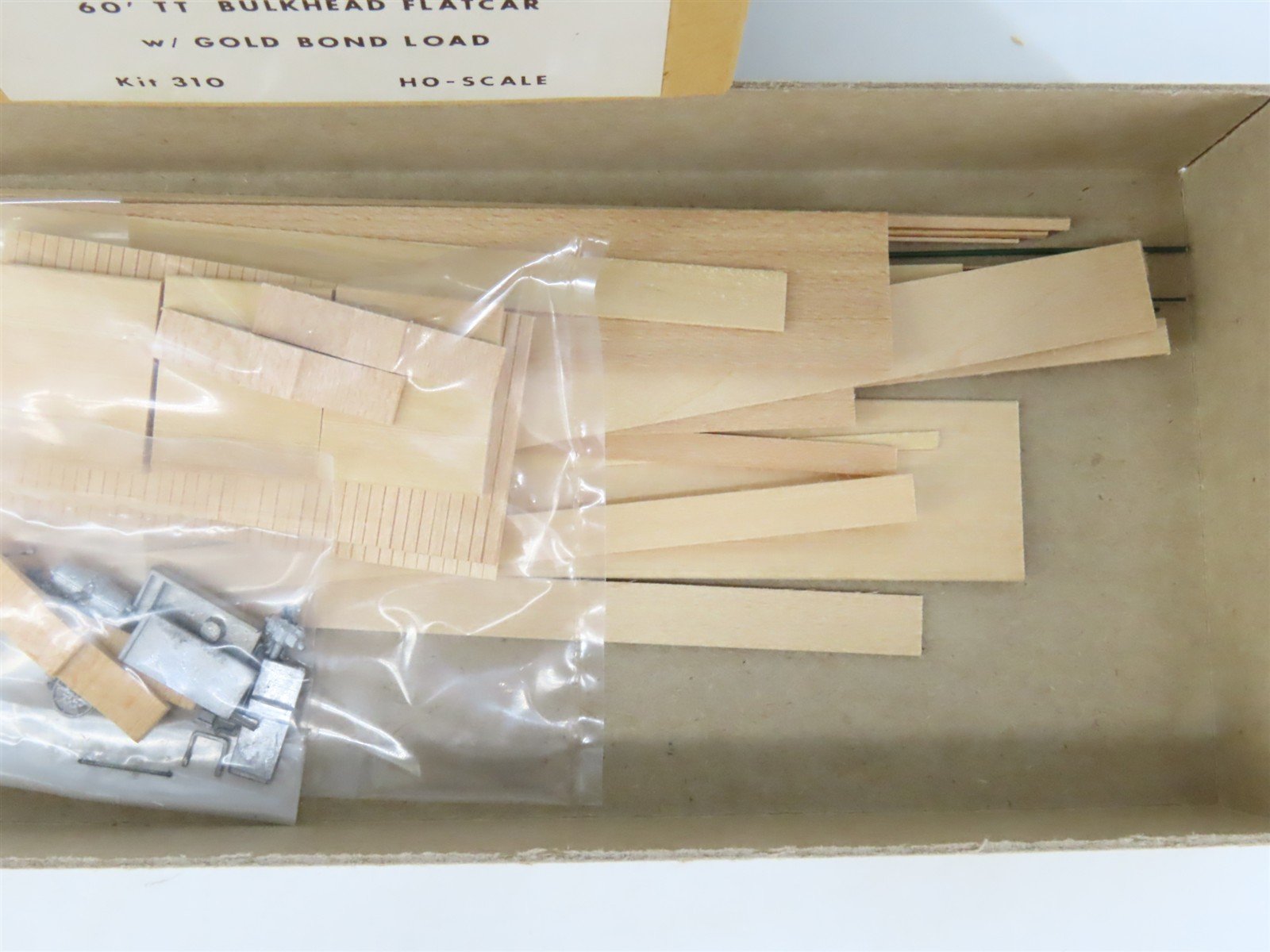 HO Gloor Craft Models Kit 310 PTTX Trailer Train 60' Flat Car w/ Gold Bond Load