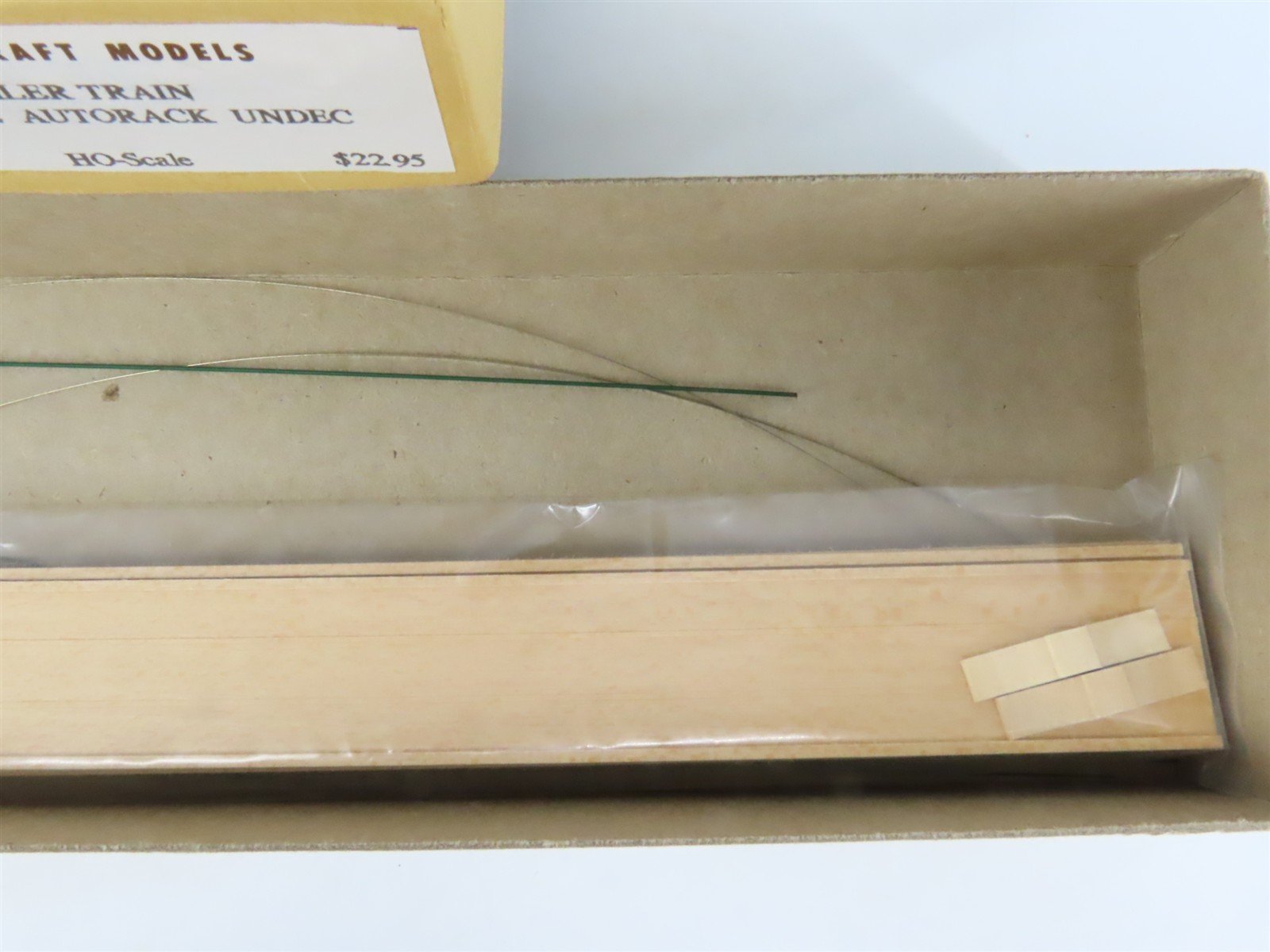 HO Gloor Craft Models Kit 3201 Undecorated Trailer Train 89' Tri-Level Auto Rack