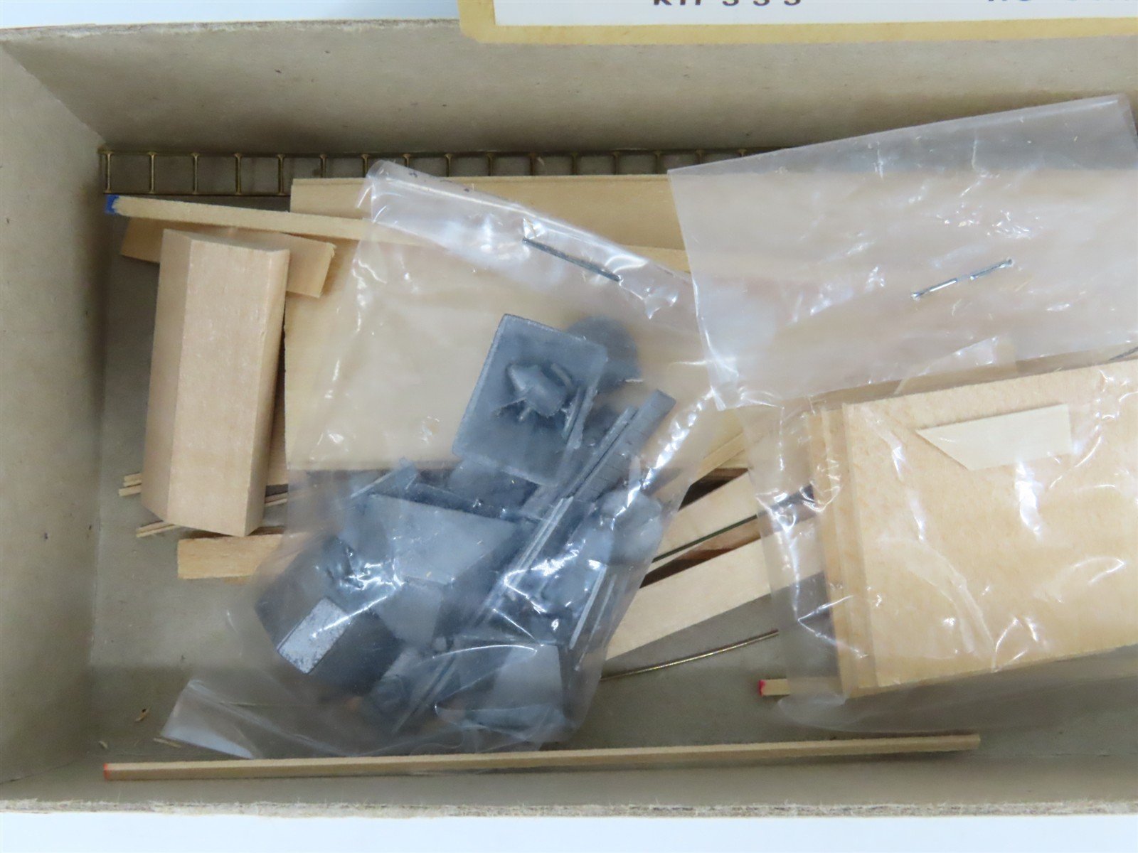 HO Scale Gloor Craft Models Kit 333 B&O Baltimore & Ohio 2-Bay Covered Hopper