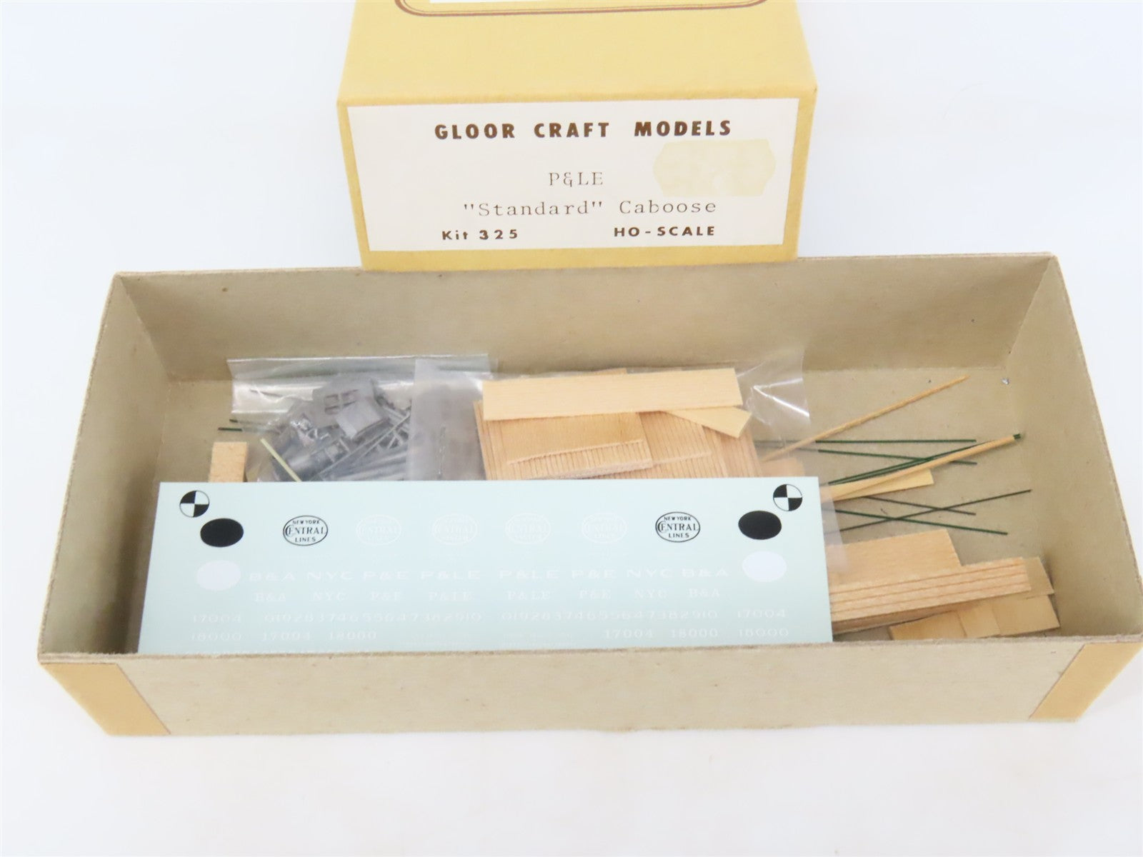 HO Scale Gloor Craft Models Kit 325 P&LE Pittsburgh & Lake Erie Caboose