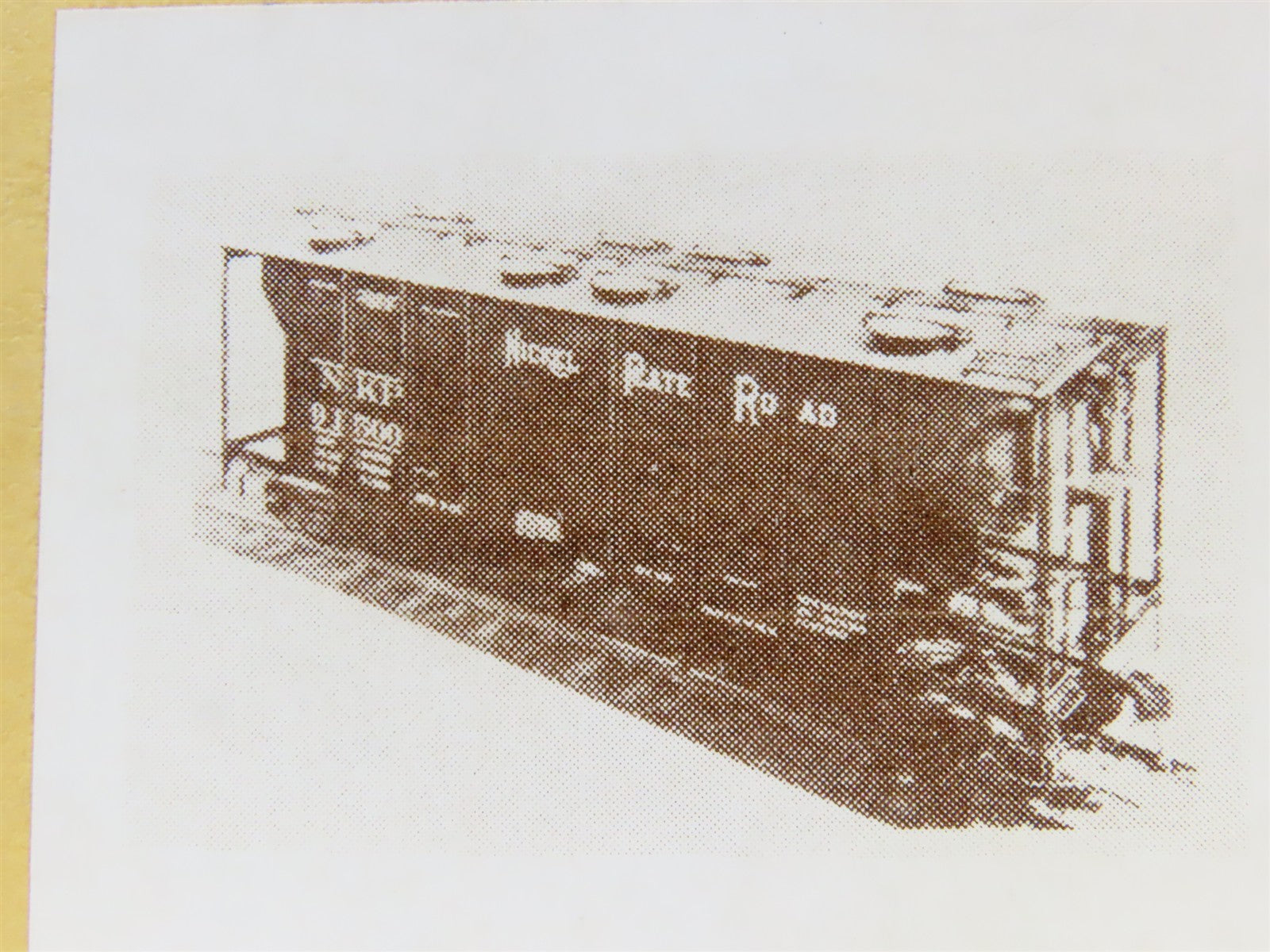 HO Gloor Craft Models Kit 332 NKP Nickel Plate Road 34' Covered 2-Bay Hopper