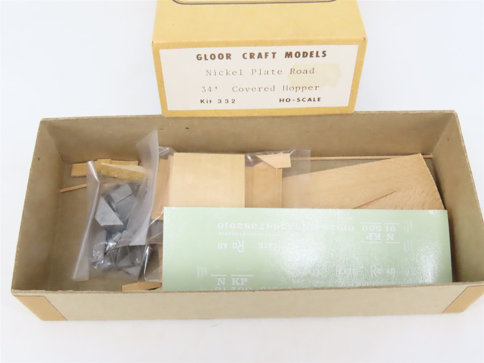 HO Gloor Craft Models Kit 332 NKP Nickel Plate Road 34' Covered 2-Bay Hopper