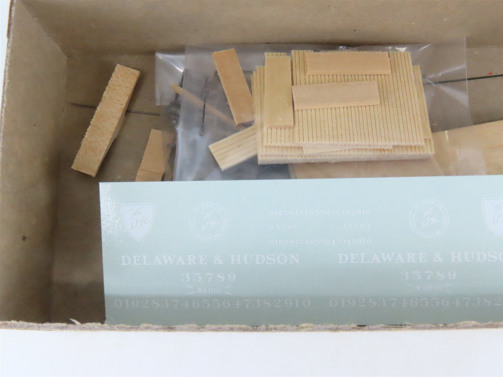 HO Scale Gloor Craft Models Kit 330 D&H Delaware & Hudson Wood Sheathed Caboose
