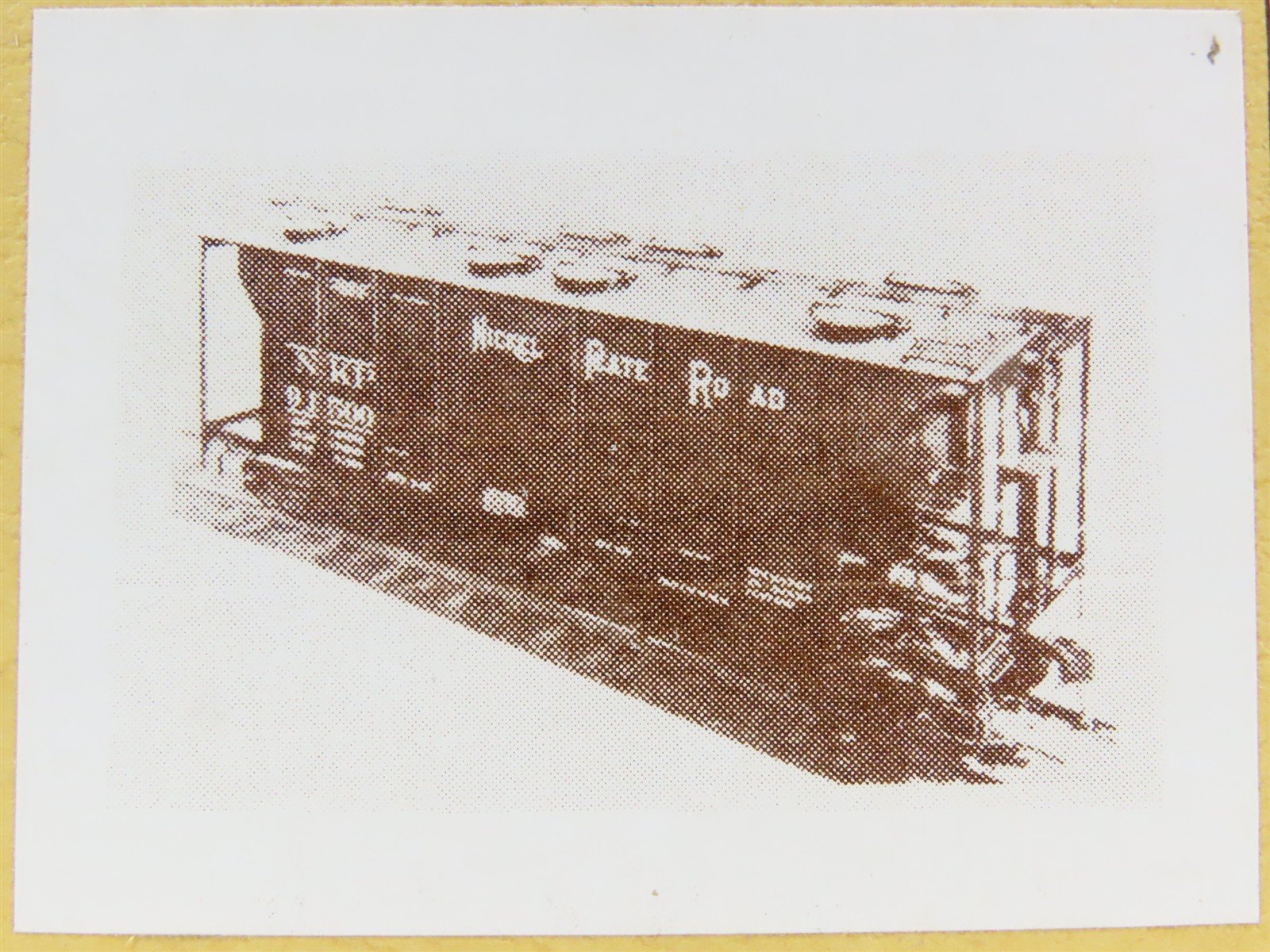 HO Gloor Craft Models Kit 332 NKP Nickel Plate Road 34' Covered 2-Bay Hopper