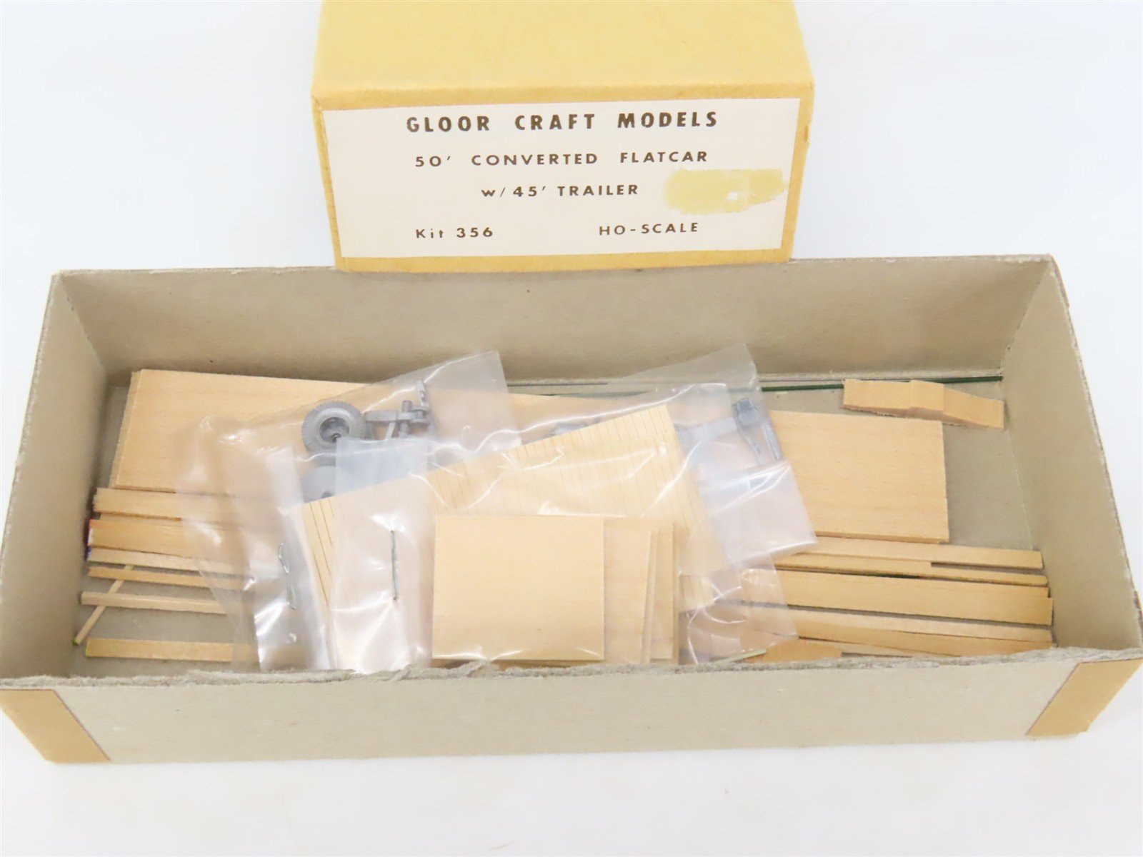 HO Gloor Craft Models Kit 356 Unpainted 50' Converted Flat Car w/ 45' Trailer