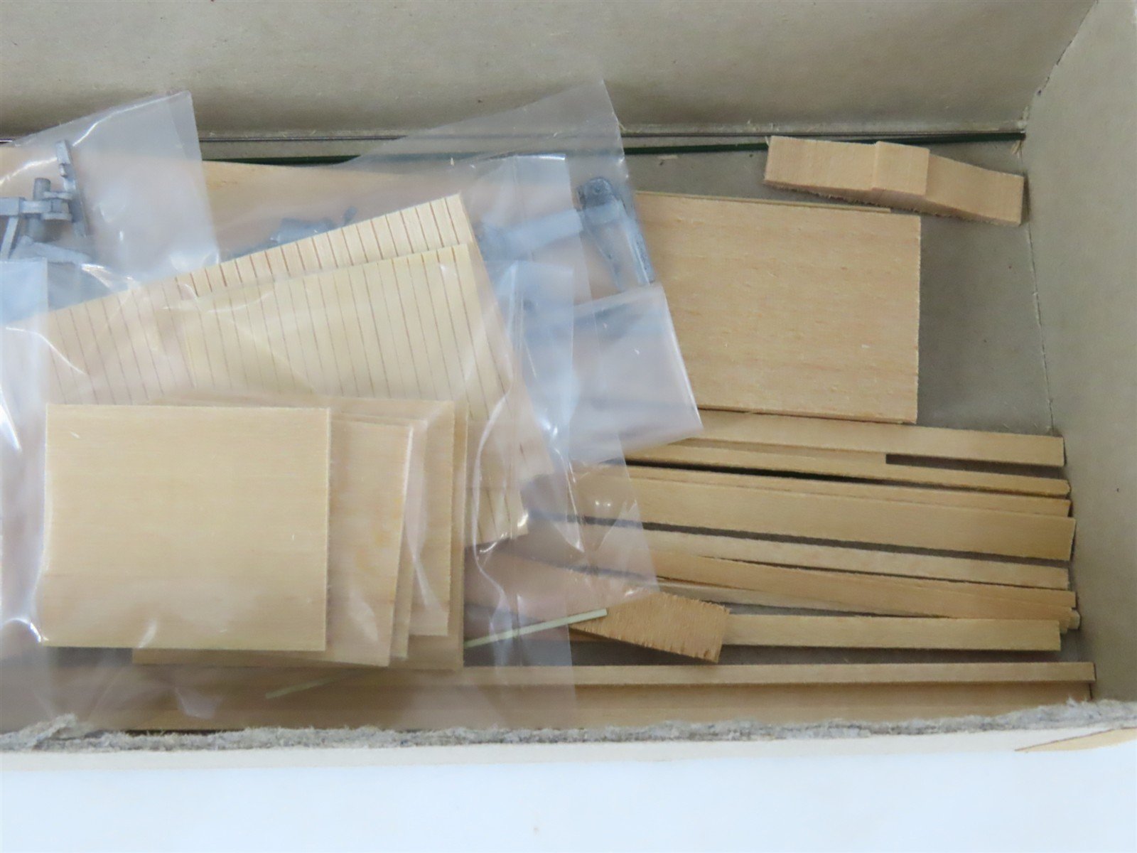 HO Gloor Craft Models Kit 356 Unpainted 50' Converted Flat Car w/ 45' Trailer