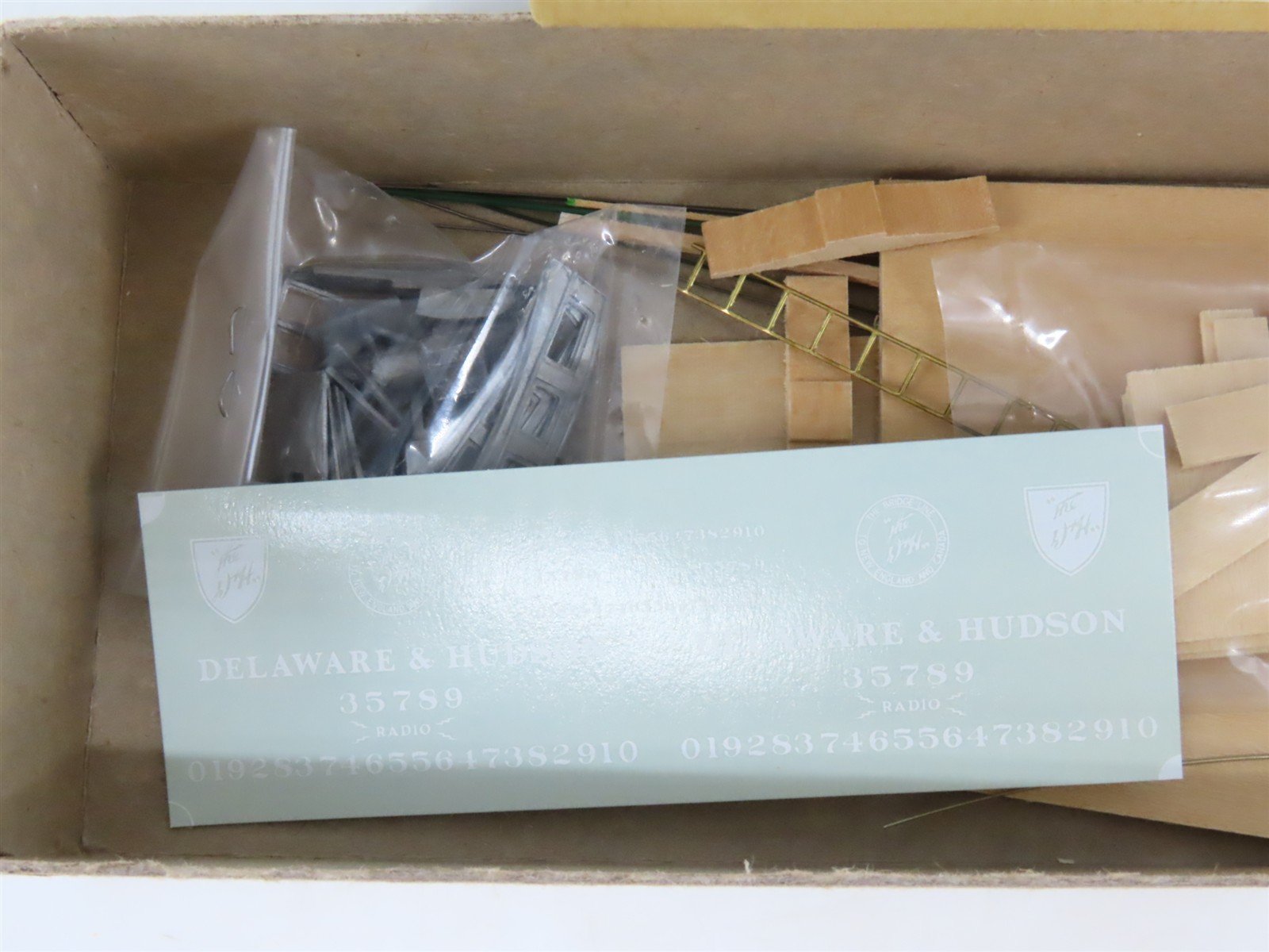HO Scale Gloor Craft Models Kit 330 D&H Delaware & Hudson Wood Sheathed Caboose