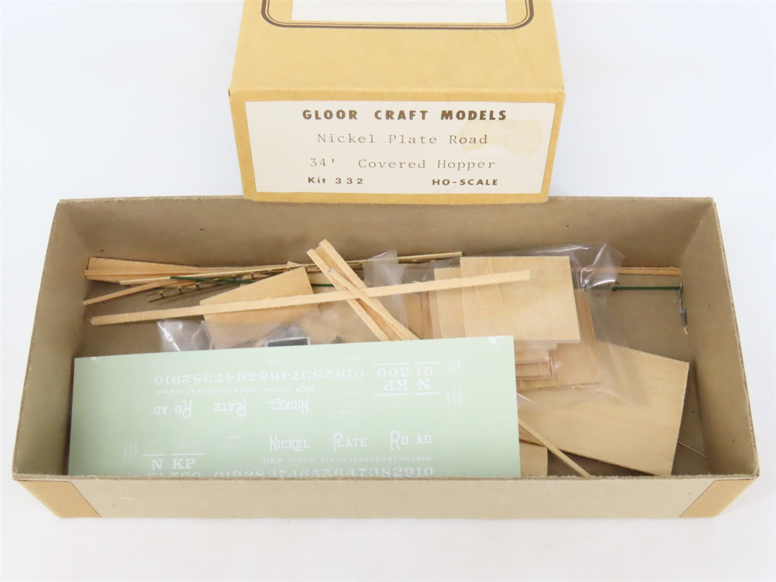 HO Gloor Craft Models Kit 332 NKP Nickel Plate Road 34' Covered 2-Bay Hopper