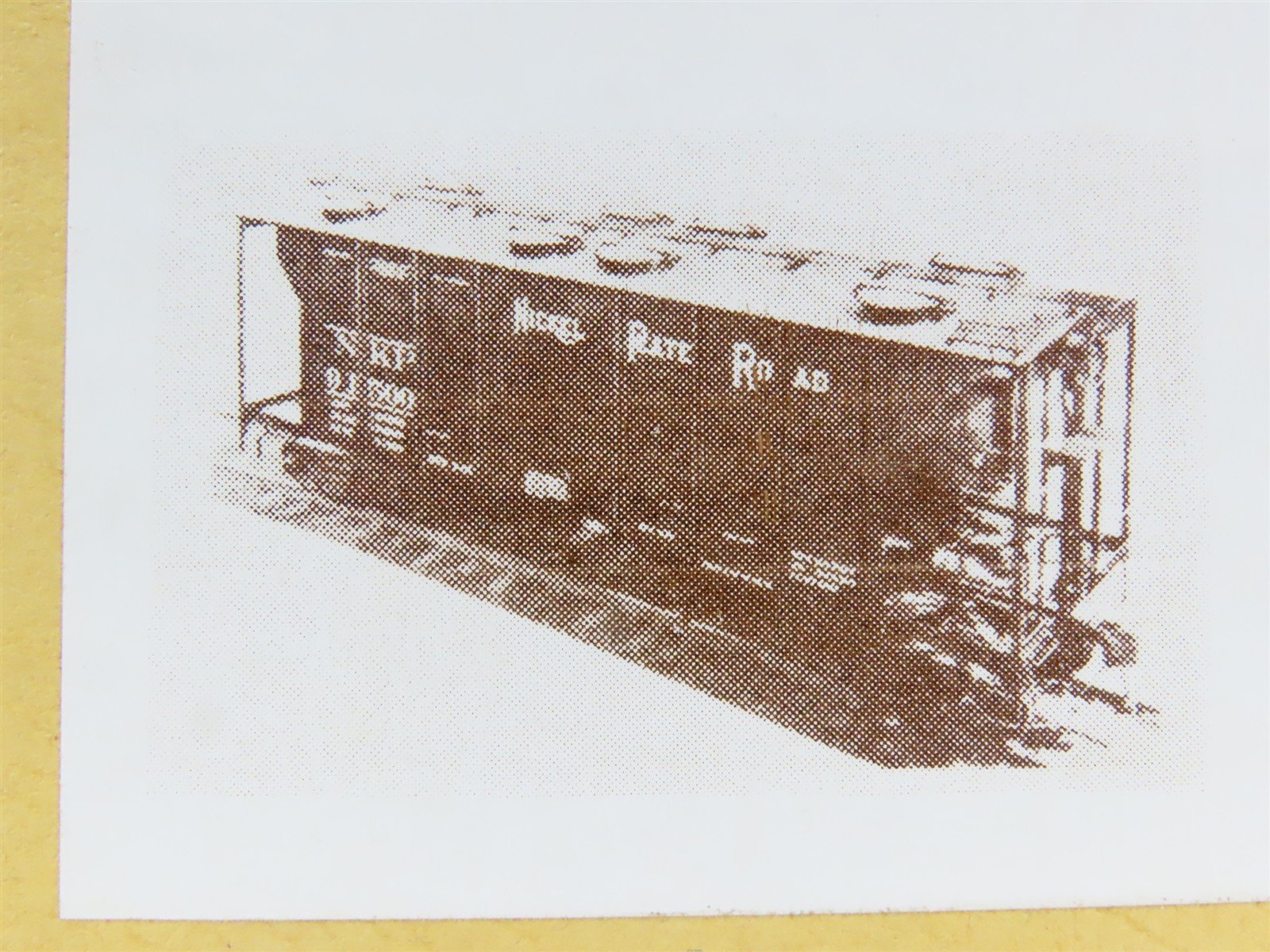 HO Gloor Craft Models Kit 332 NKP Nickel Plate Road 34' Covered 2-Bay Hopper