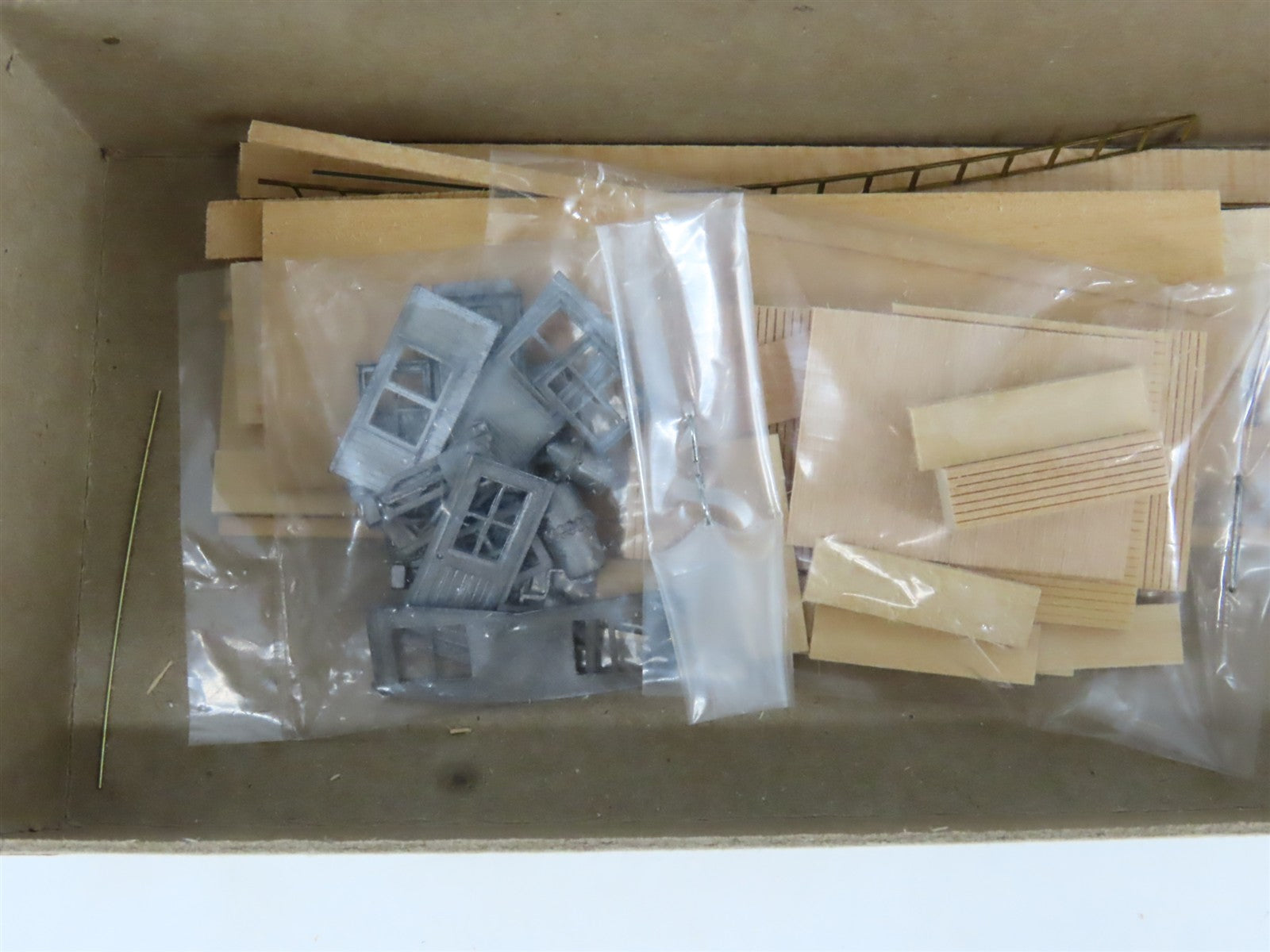 HO Scale Gloor Craft Models Kit 345 CN Canadian National Wood Sheathed Caboose