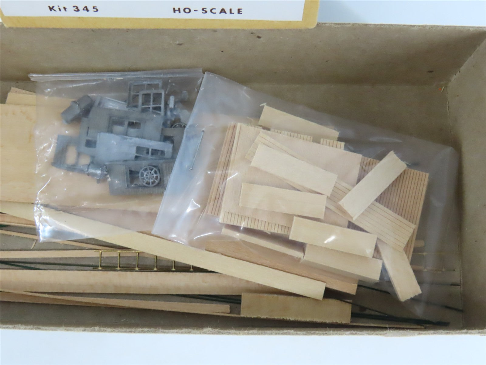 HO Scale Gloor Craft Models Kit 345 CN Canadian National Wood Sheathed Caboose