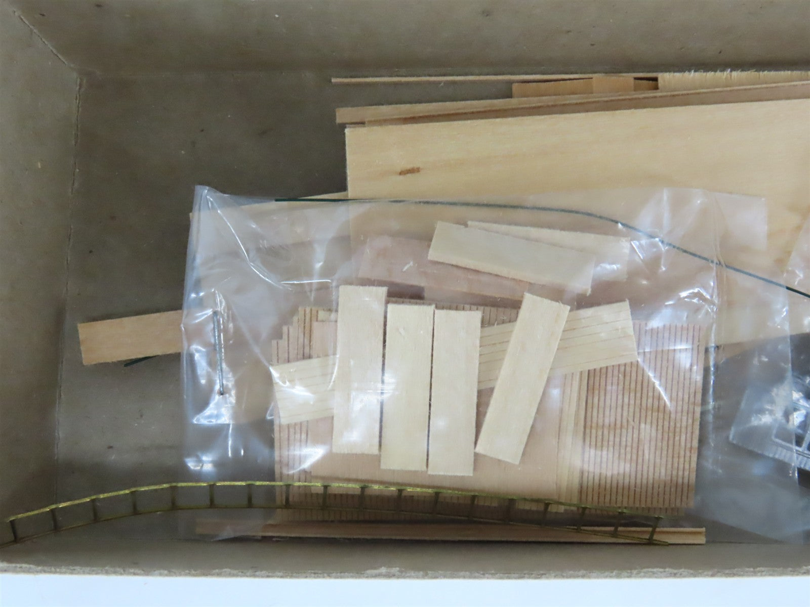HO Scale Gloor Craft Models Kit 345 CN Canadian National Wood Sheathed Caboose