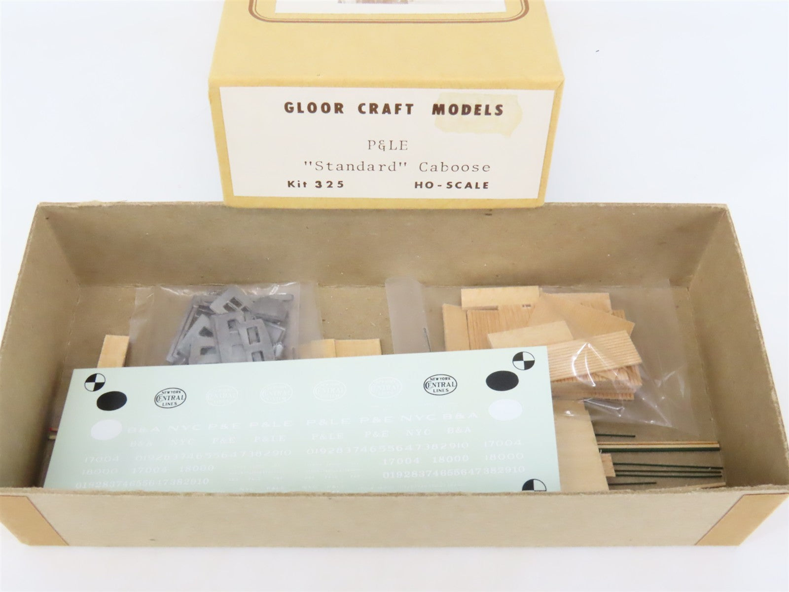 HO Scale Gloor Craft Models Kit 325 P&LE Pittsburgh & Lake Erie Railroad Caboose