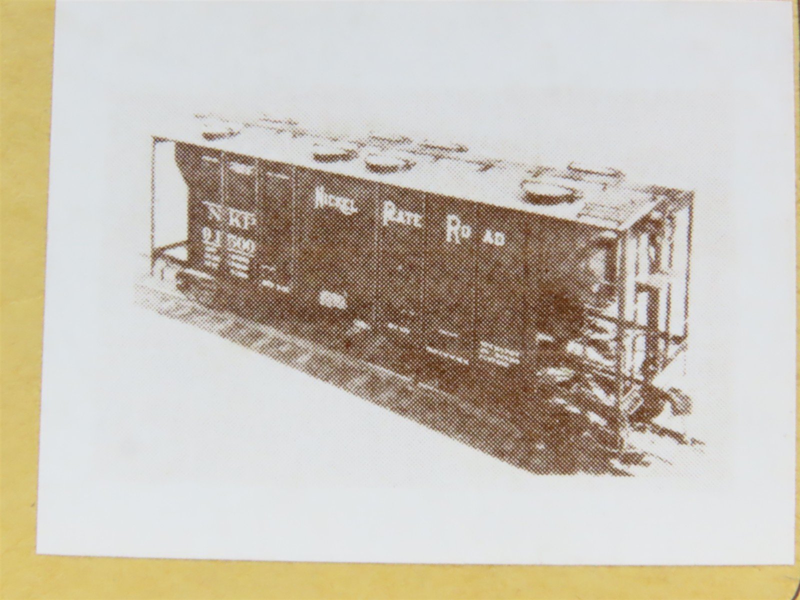 HO Gloor Craft Models Kit 332 NKP Nickel Plate Road 34' Covered 2-Bay Hopper