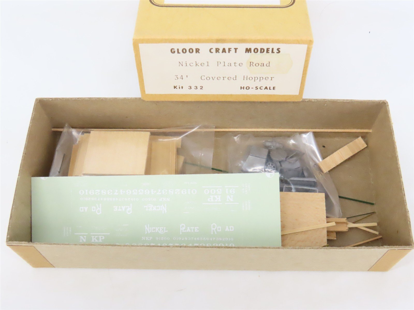 HO Gloor Craft Models Kit 332 NKP Nickel Plate Road 34' Covered 2-Bay Hopper
