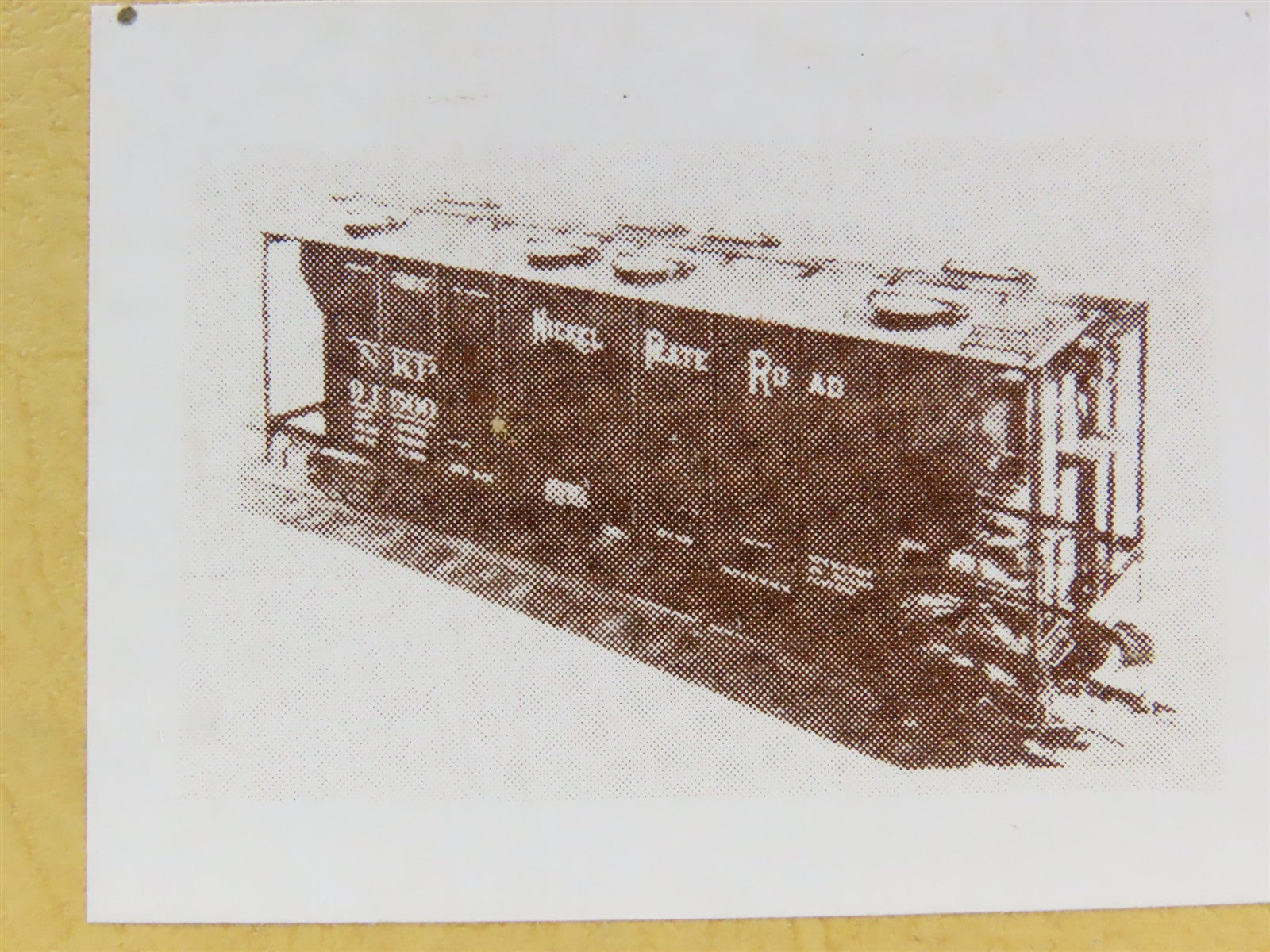 HO Gloor Craft Models Kit 332 NKP Nickel Plate Road 34' Covered 2-Bay Hopper