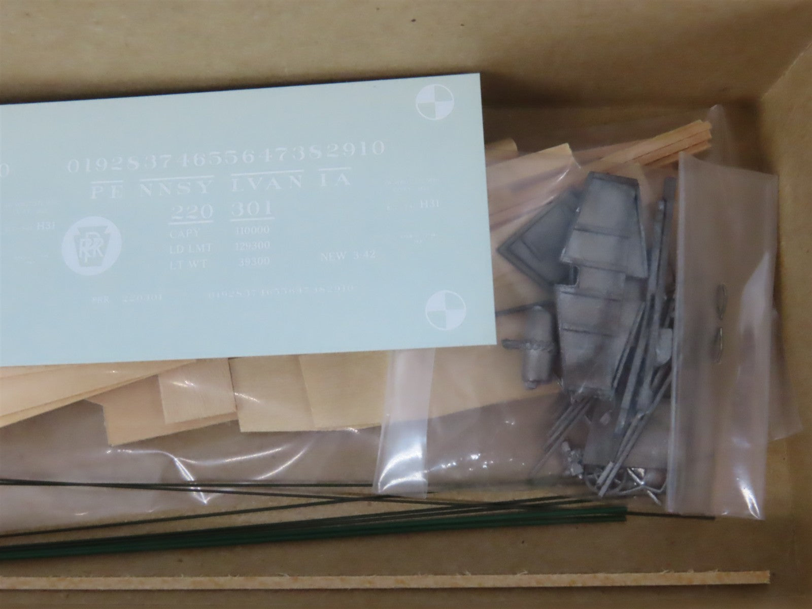 HO Scale Gloor Craft Models Kit 348 PRR Pennsylvania Railroad 2-Bay Hopper