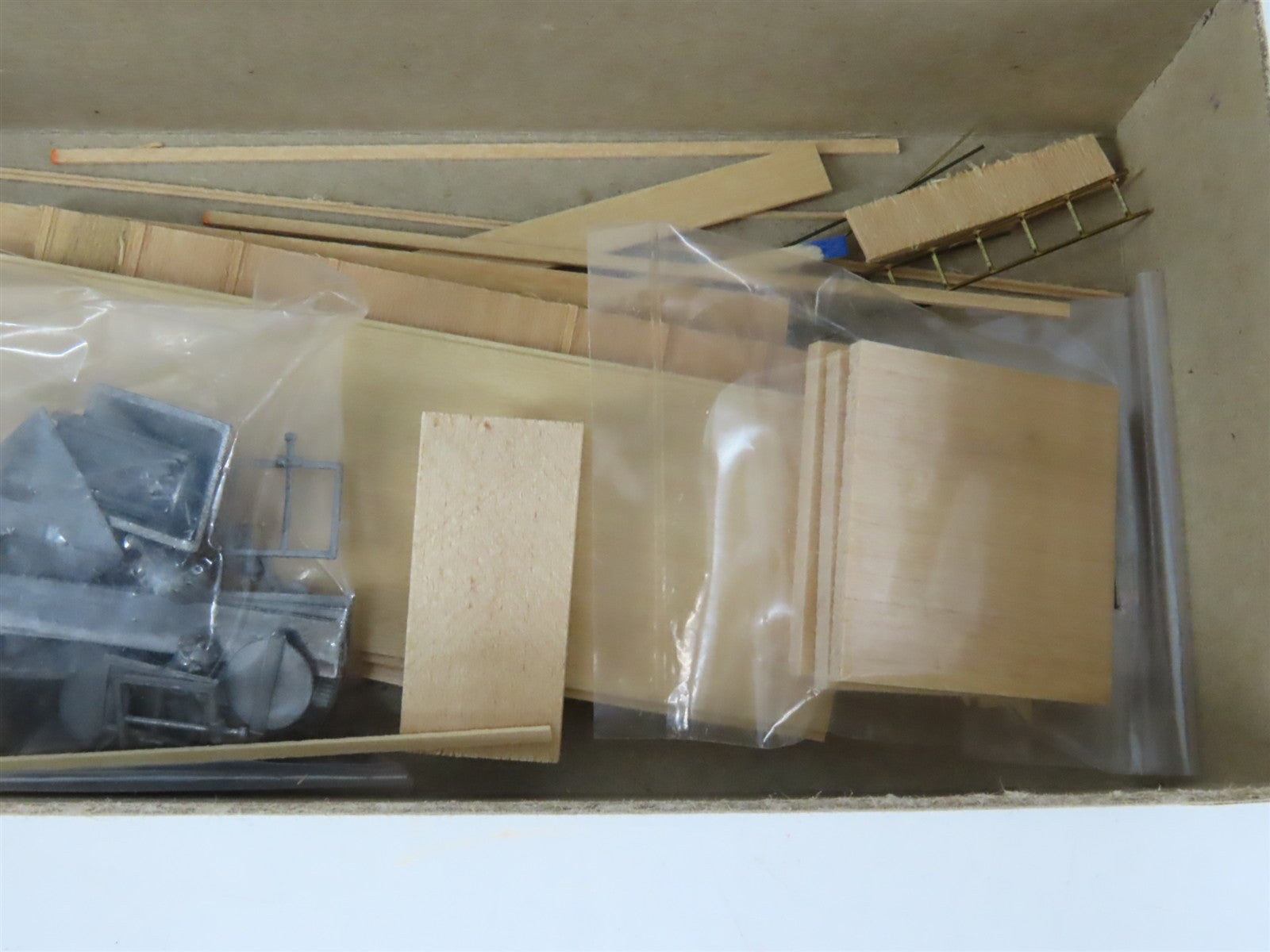 HO Scale Gloor Craft Models Kit 333 B&O Baltimore & Ohio Covered 2-Bay Hopper