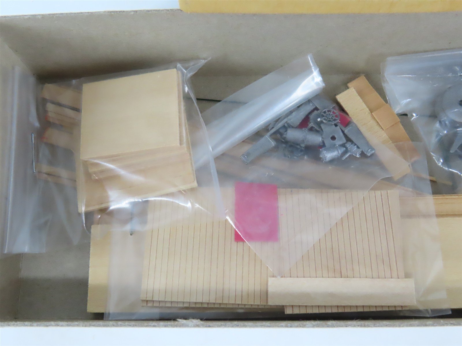 HO Gloor Craft Models Kit 356 Unpainted 50' Converted Flat Car w/ 45' Trailer