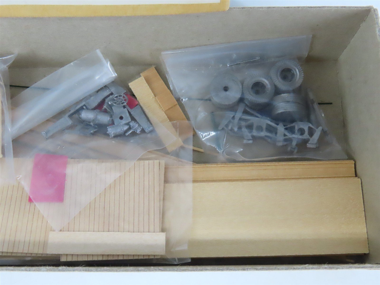 HO Gloor Craft Models Kit 356 Unpainted 50' Converted Flat Car w/ 45' Trailer