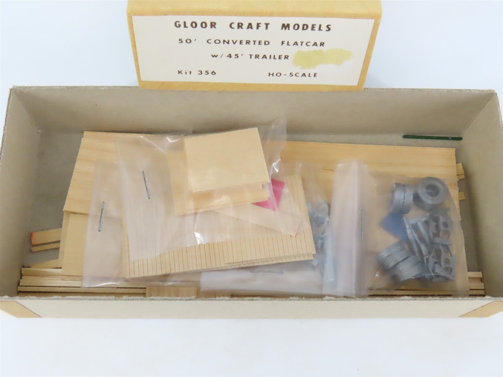HO Gloor Craft Models Kit 356 Unpainted 50' Converted Flat Car w/ 45' Trailer