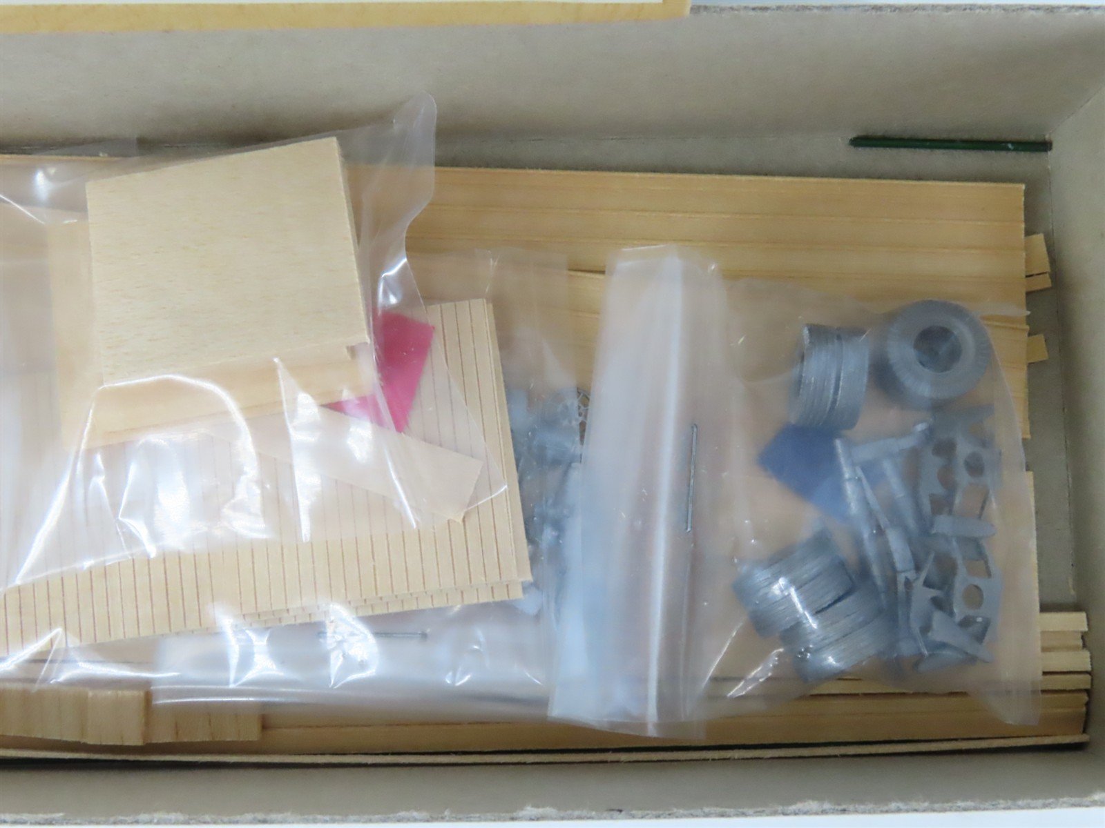 HO Gloor Craft Models Kit 356 Unpainted 50' Converted Flat Car w/ 45' Trailer