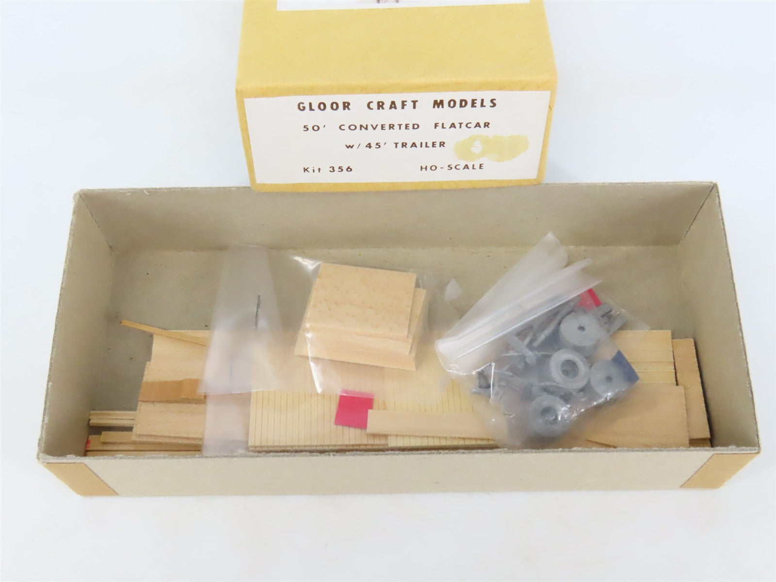 HO Gloor Craft Models Kit 356 Unpainted 50' Converted Flat Car w/ 45' Trailer