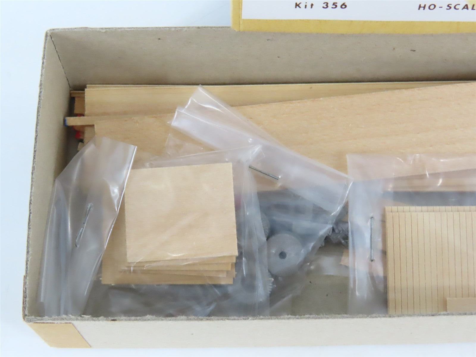HO Gloor Craft Models Kit 356 Unpainted 50' Converted Flat Car w/ 45' Trailer
