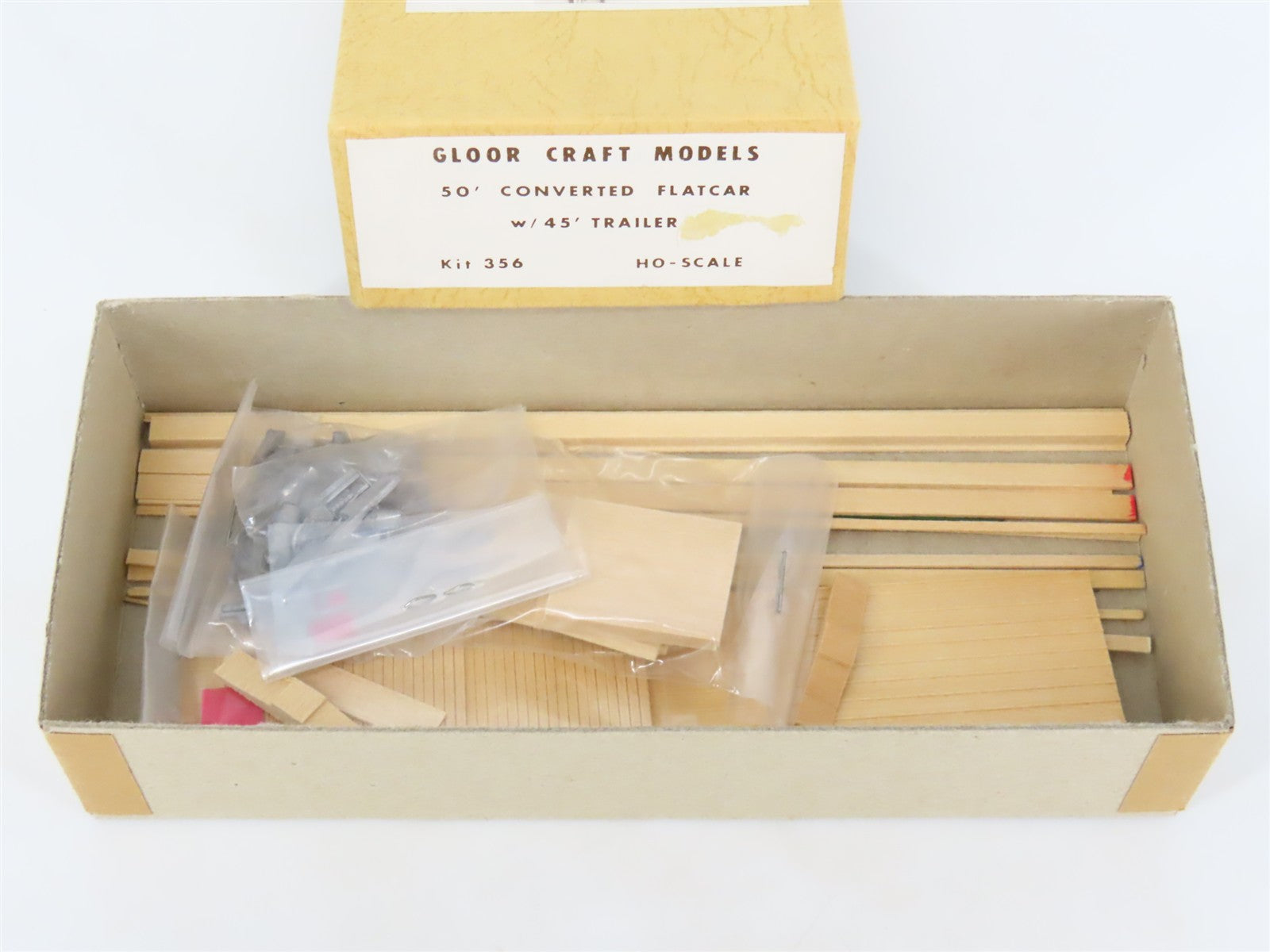 HO Gloor Craft Models Kit 356 Unpainted 50' Converted Flat Car w/ 45' Trailer