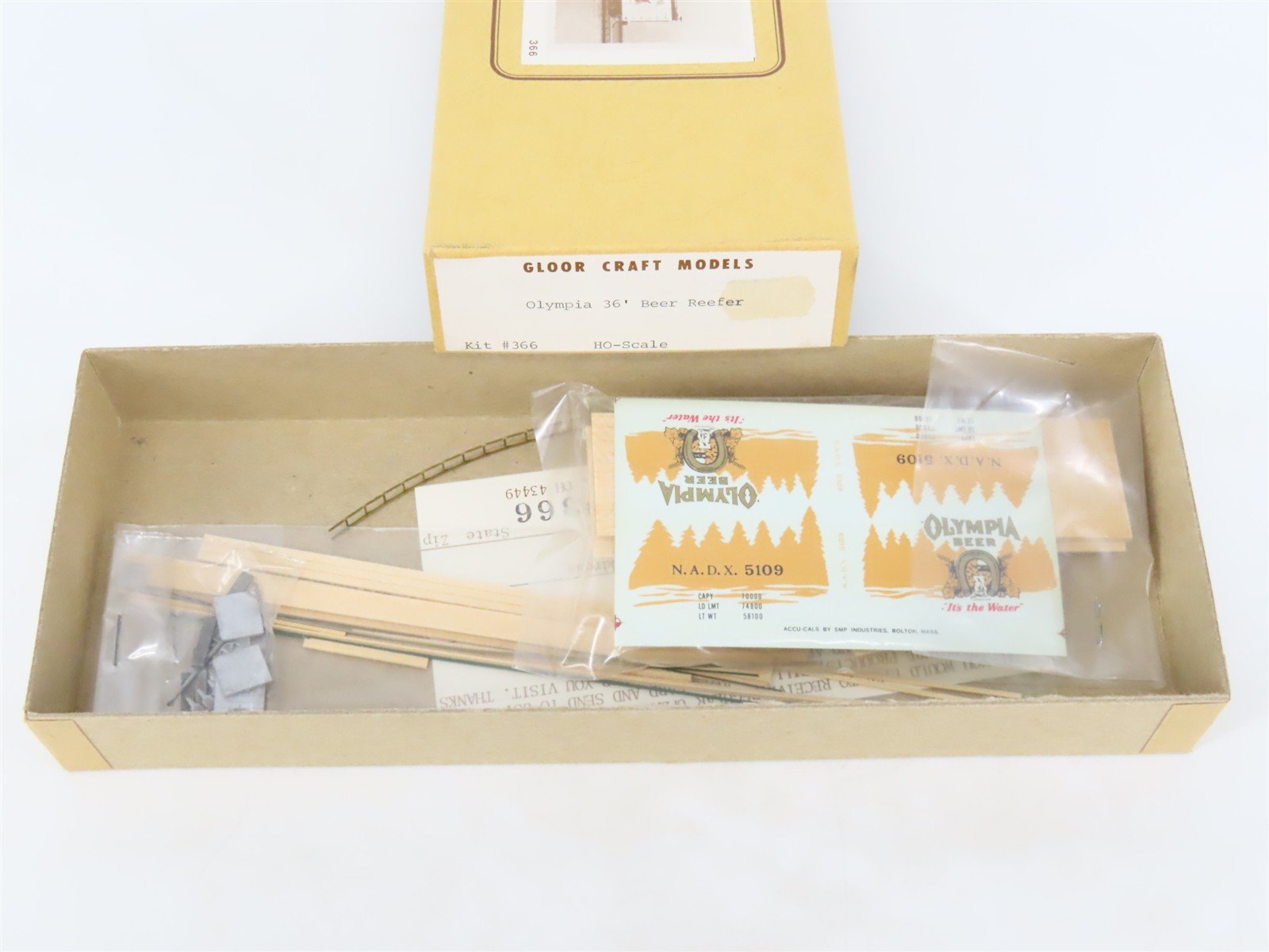HO Scale Gloor Craft Models Kit 366 NADX Olympia Beer 36' Reefer #5109