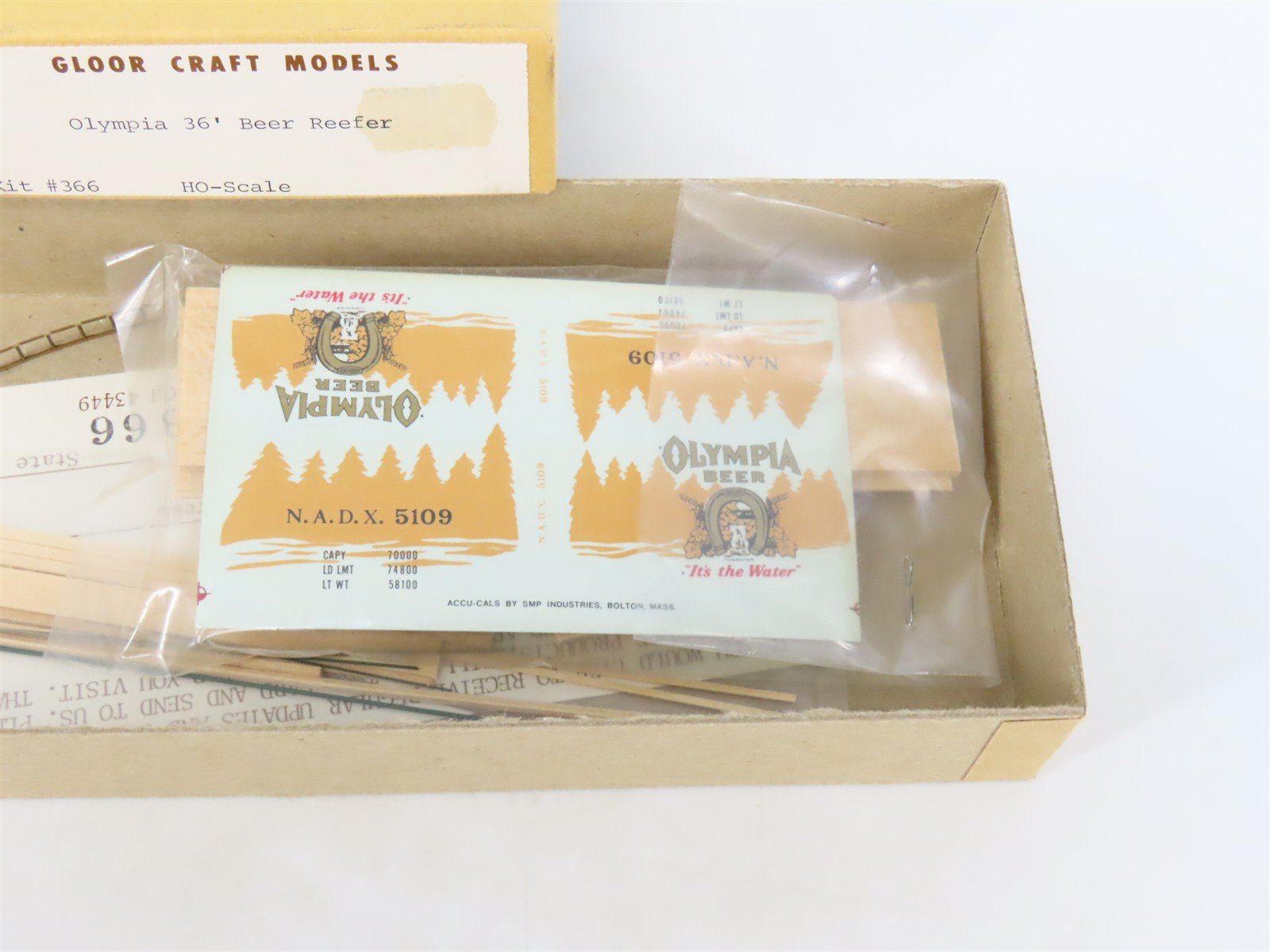 HO Scale Gloor Craft Models Kit 366 NADX Olympia Beer 36' Reefer #5109