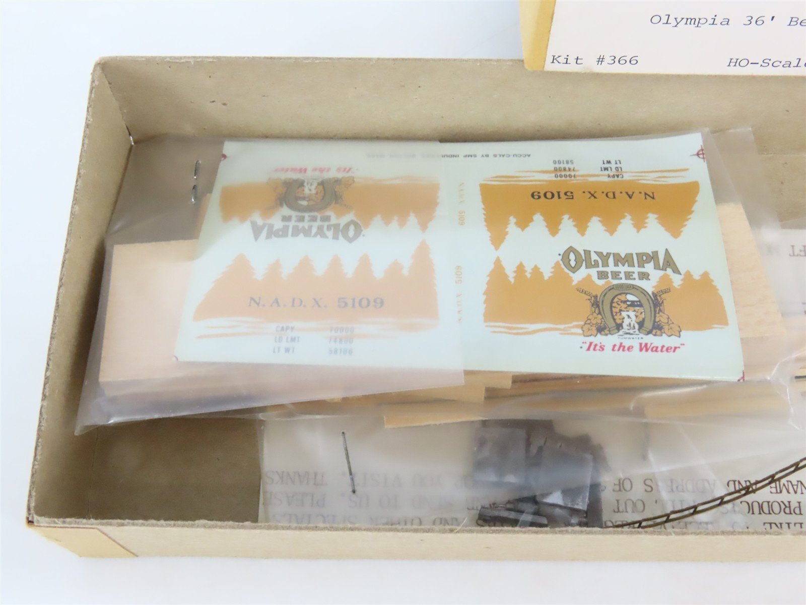 HO Scale Gloor Craft Models Kit 366 NADX Olympia 36' Beer Reefer #5109