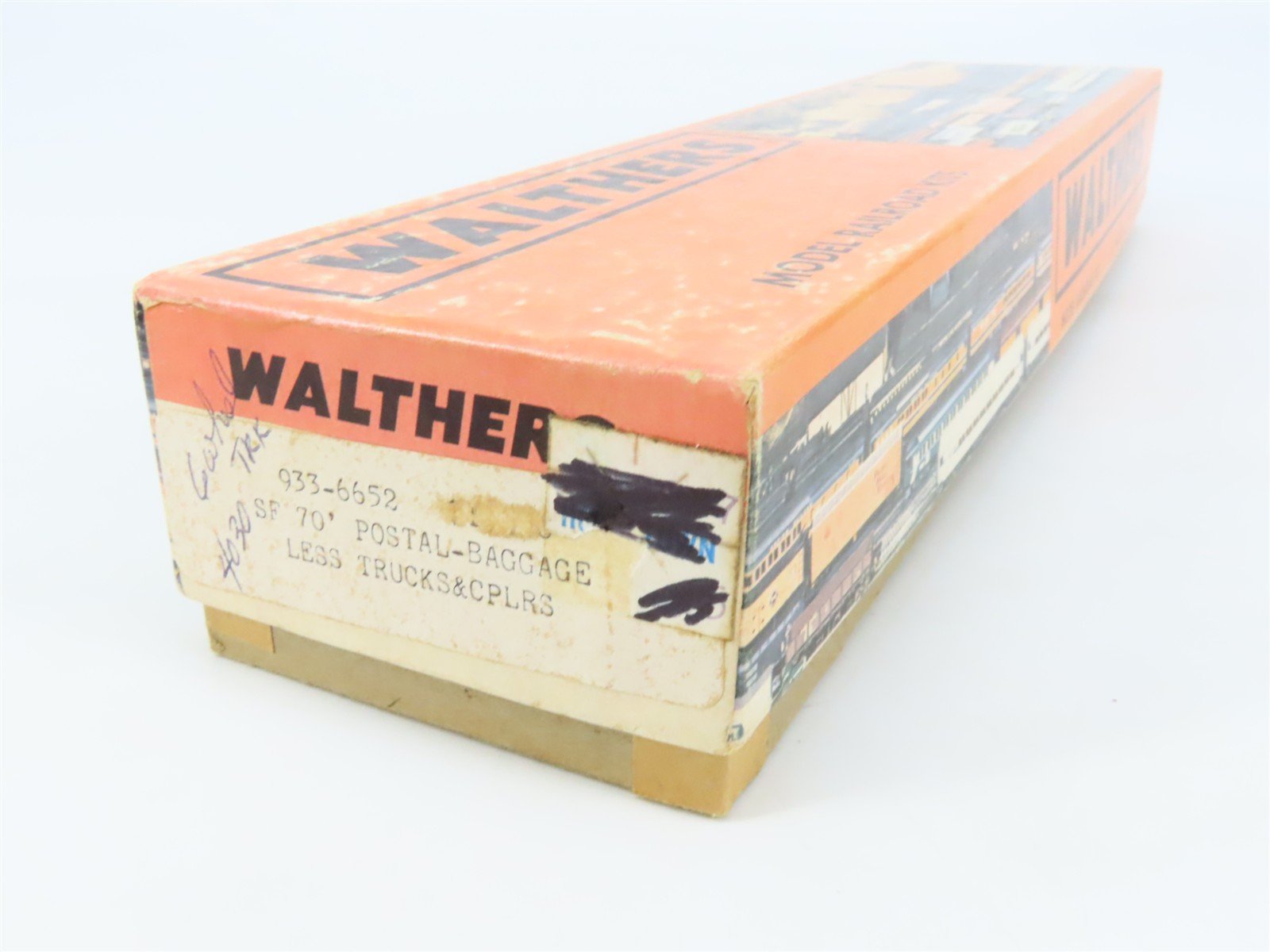 HO Scale Walthers Kit #933-6652 Undecorated ATSF 70' RPO/Baggage Passenger Car