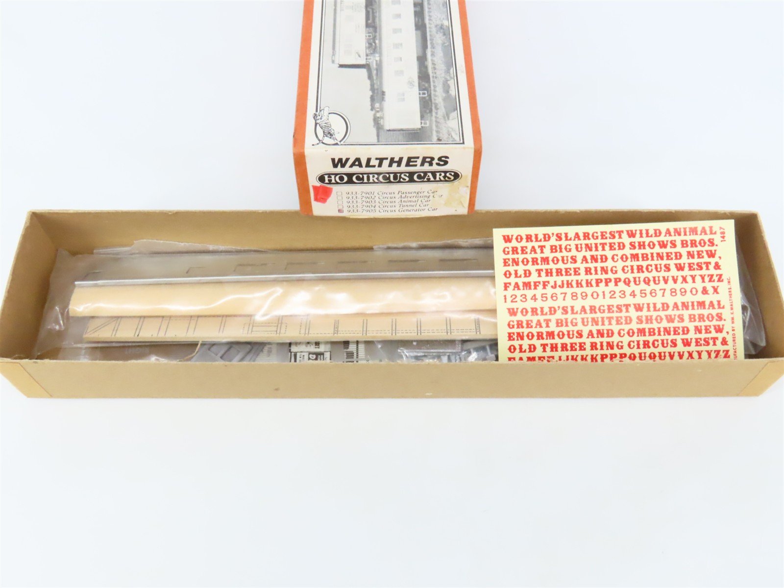 HO Scale Walthers Kit #933-7905 Undecorated Circus Generator Passenger Car