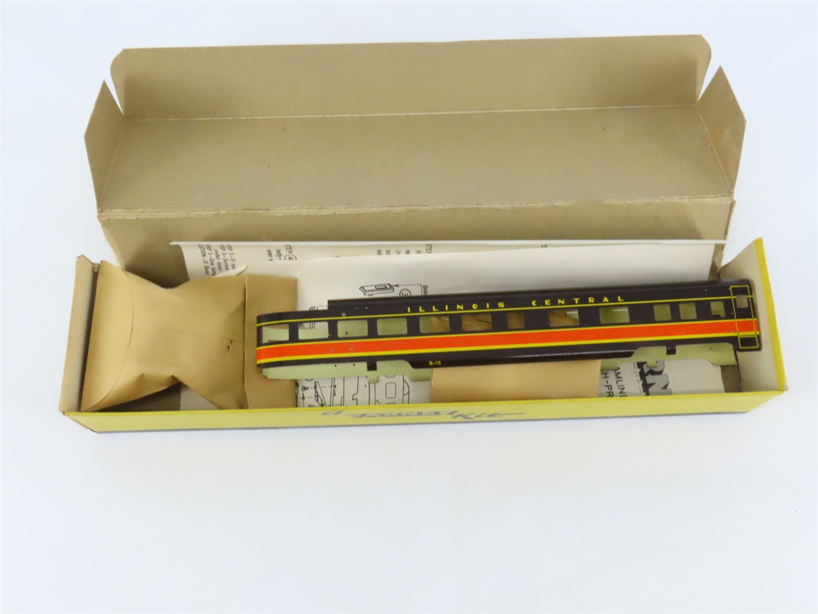 HO Scale Varney Kit #S-15 IC Illinois Central Shorty Observation Passenger Car