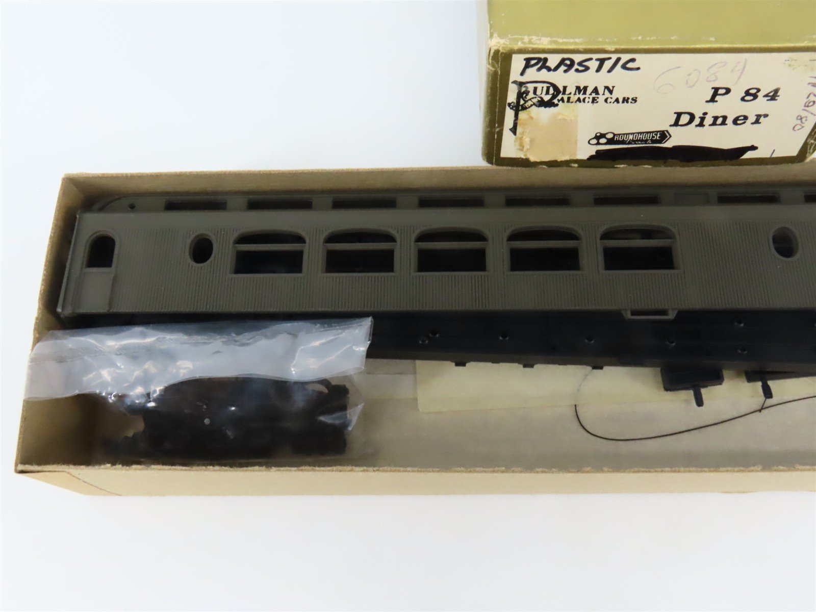HO Scale Roundhouse Pullman Palace Kit P84 Undecorated Diner Passenger Car