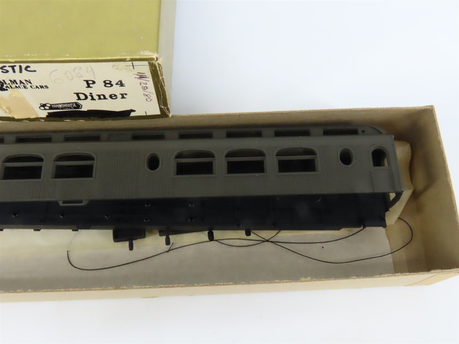 HO Scale Roundhouse Pullman Palace Kit P84 Undecorated Diner Passenger Car