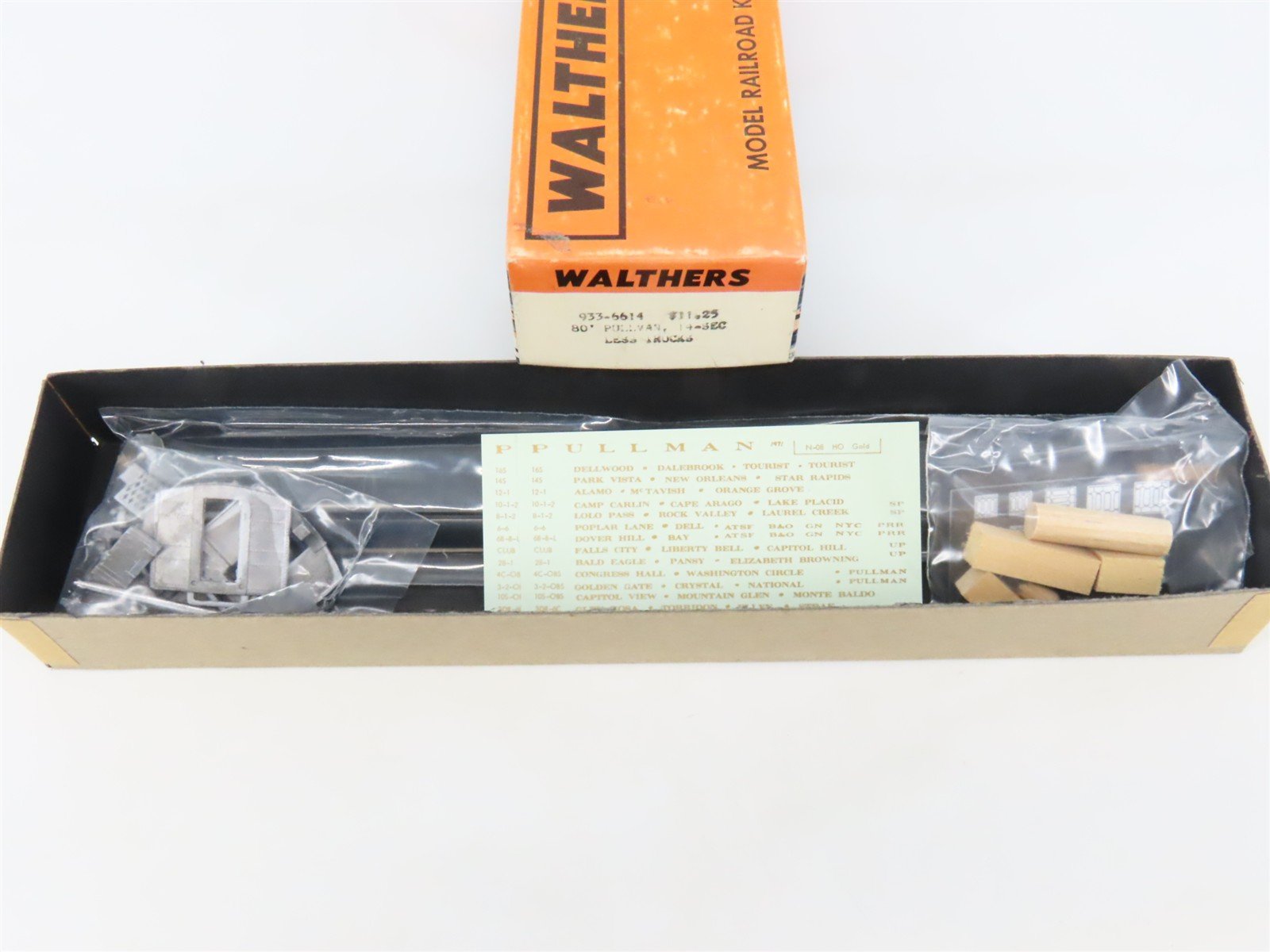 HO Scale Walthers 933-6614 Undecorated 80' Pullman 14-Section Passenger Car